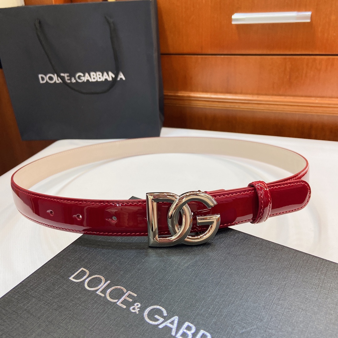 D&G Dugars Banner Light-Skin Belts with DG Cross-Letter Badge Button, 2.5 cm Width - 图片 1