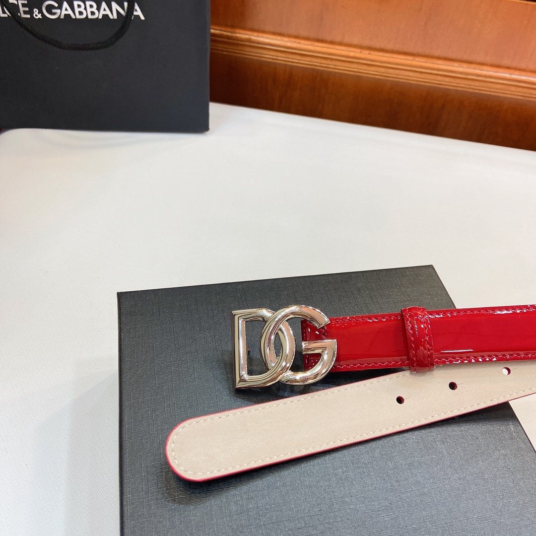 “Authentic D&G Dugars Banner Belts with DG Cross-Letter Badge Button, 2.5cm Width” - 图片 5