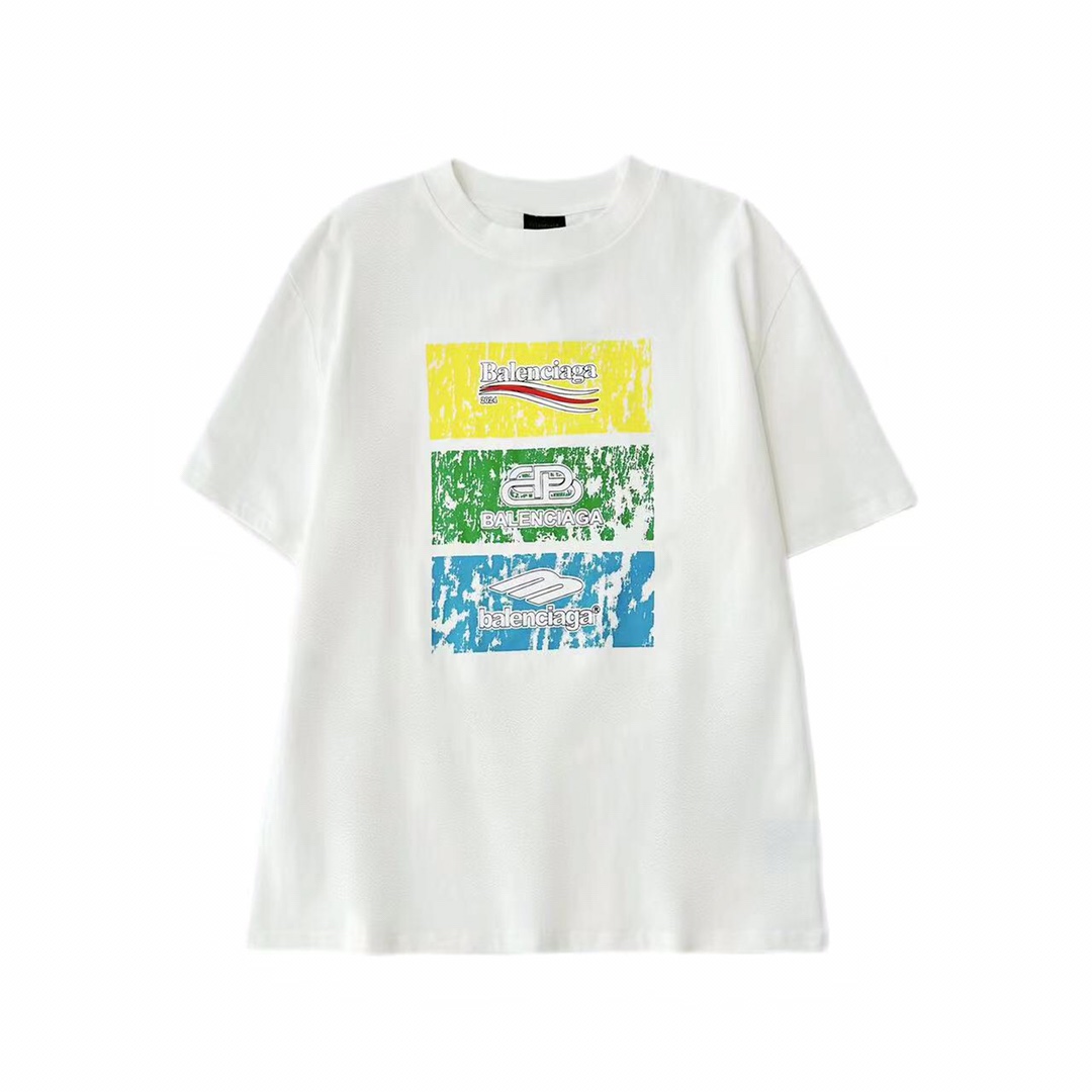 💰95
Balenciaga巴黎世家三色标志设计网眼logo理念短袖T恤
▪️面料: 280重磅纯棉,随意对比
▪️采用特定重磅32S精棉平纹针织面料,280克重;搭配32s+70D拉架螺纹,280g:95/精棉*5%氨纶双纱罗纹。精纺棉材质轻薄透气,上手棉感偏强,透气性吸湿性强;螺纹运用混纺工艺,织成精梳棉布料,使面料摸上去就十分柔软。精纺棉材质轻薄透气,上手棉感偏强,透气性吸湿性强;不易出褶亦不需要特别打理。罗纹引进的32针高端纺织,70D超细弹力缝线,接近无感的走线,舒适贴合身形。
▪️全套新款巴黎世家辅料
▪️男女同款均可驾驭
▪️区别市面版本 随意对比
▪️颜色: 白色
▪️尺码:M L XL
M .衣长73 胸围114 肩宽 52
L . 衣长75 胸围118 肩宽 54
XL.衣长77 胸围122 肩宽56
尺码偏大,宽松版型
M 110~140斤
L. 140~170斤
XL. 170~200斤