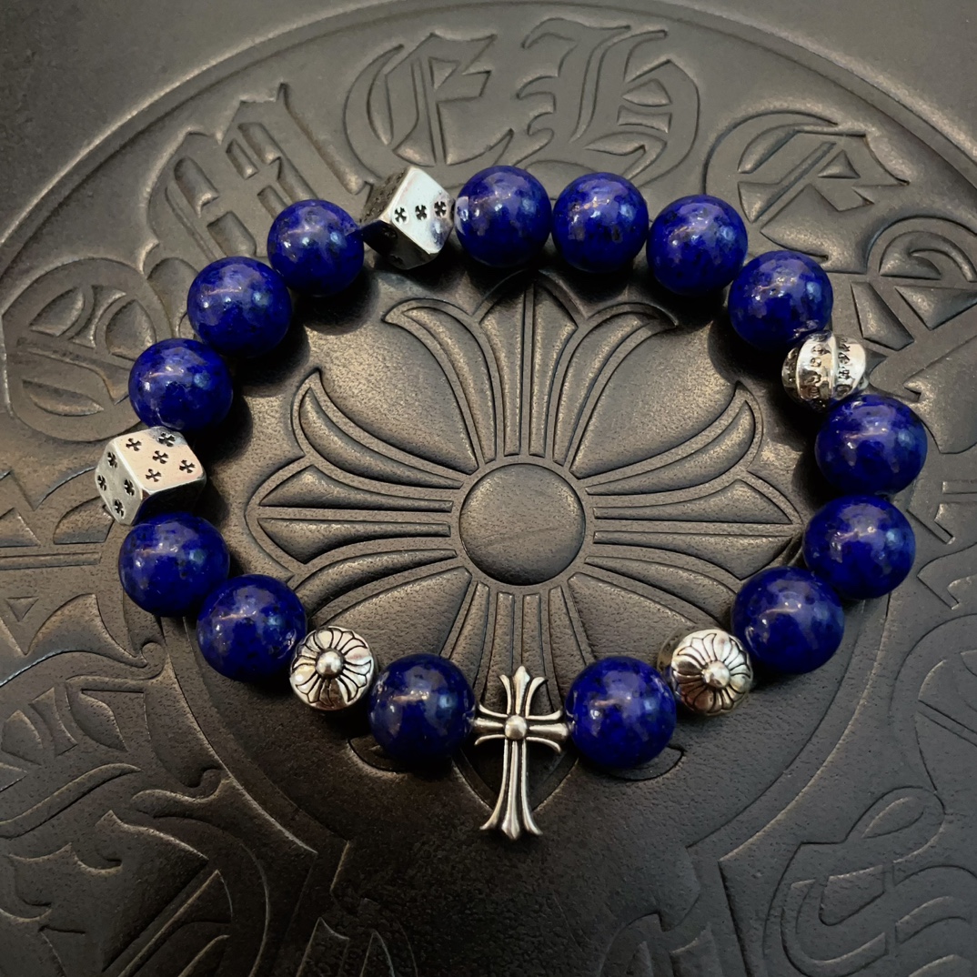 NO:111924,New [Counter Quality] Chrome Hearts Croxin Classic Retro Multi-Element Lapis Lazuli Bracelet Bracelet, Kuaishou/ins/Little Red Book popular, different concave and convex and convex design styles present unique. Cross Scout Flower is Croxin's logo, so it lasts for a long time. Genuine version of Chrome Hearts Croxin, different from the market, benchmark the quality of the version, look at the details of the letter printing, retro, old gray oxygen level. Seiko version!  , jewelry boutique, chrome hearts, chrome hearts, bracelet19860909新款【专柜品质】Chrome Hearts克罗心经典复古多元素青金石手串手链 ,快手/ins/小红书热门,凹凸造型不同的花纹设计风格呈现出与众不同 十字架童军花是克罗心的标志 所以更经久不衰 正品打版Chrome Hearts克罗心 区别市场普通轻版 对版对标品质 看字印细节 复古做旧灰氧程度.精工版本！,饰品精品,chrome hearts,chrome hearts,bracelet,Jewelry