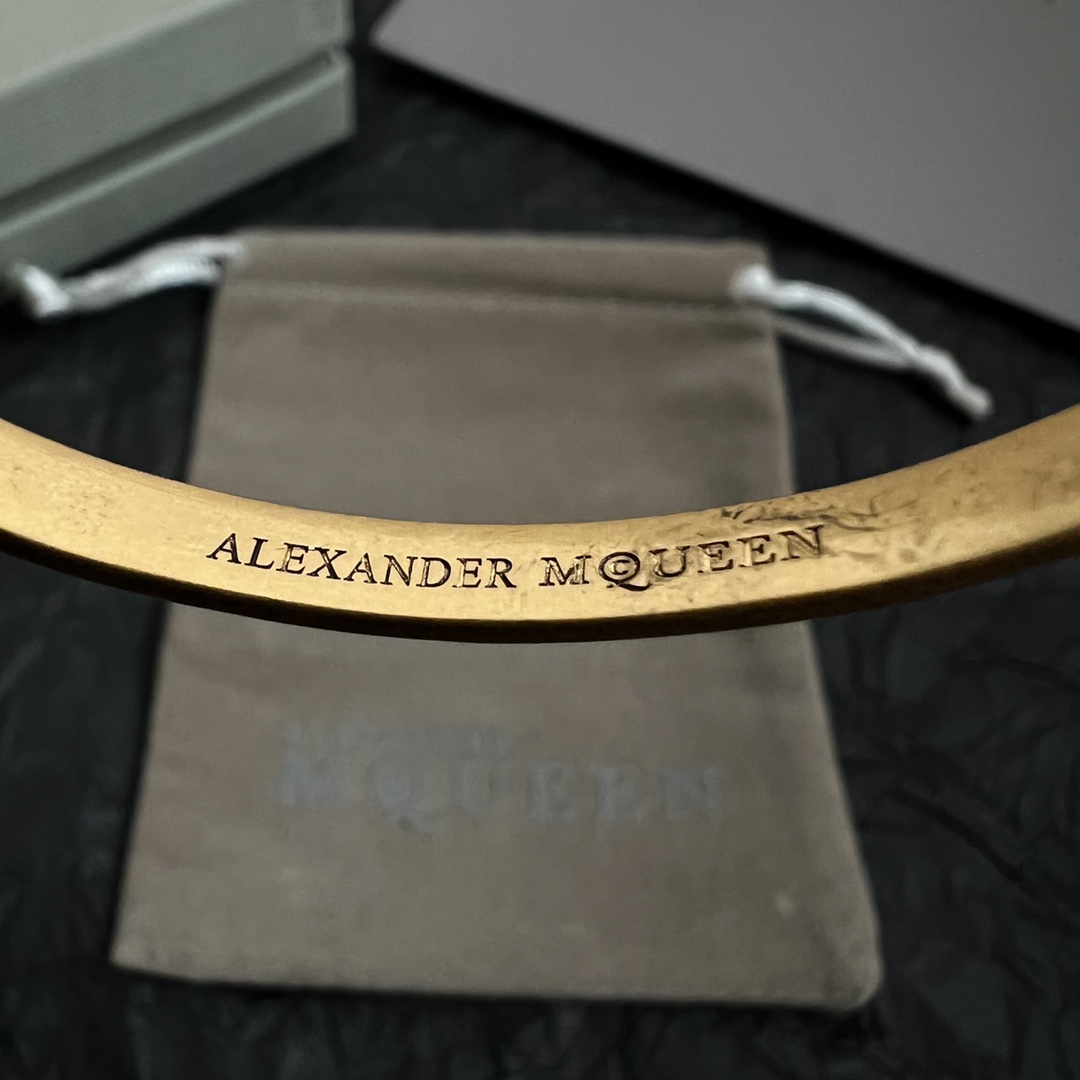 【】新款Alexander McQueen 麦昆 手镯  原版定制  骨子里那种叛逆浮夸朋克可内心又向往