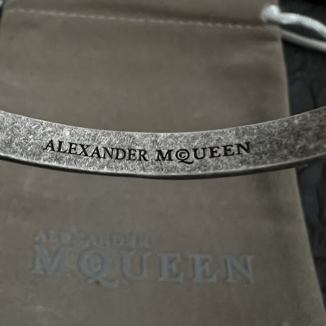 【】新款Alexander McQueen 麦昆 手镯  原版定制  骨子里那种叛逆浮夸朋克可内心又向往