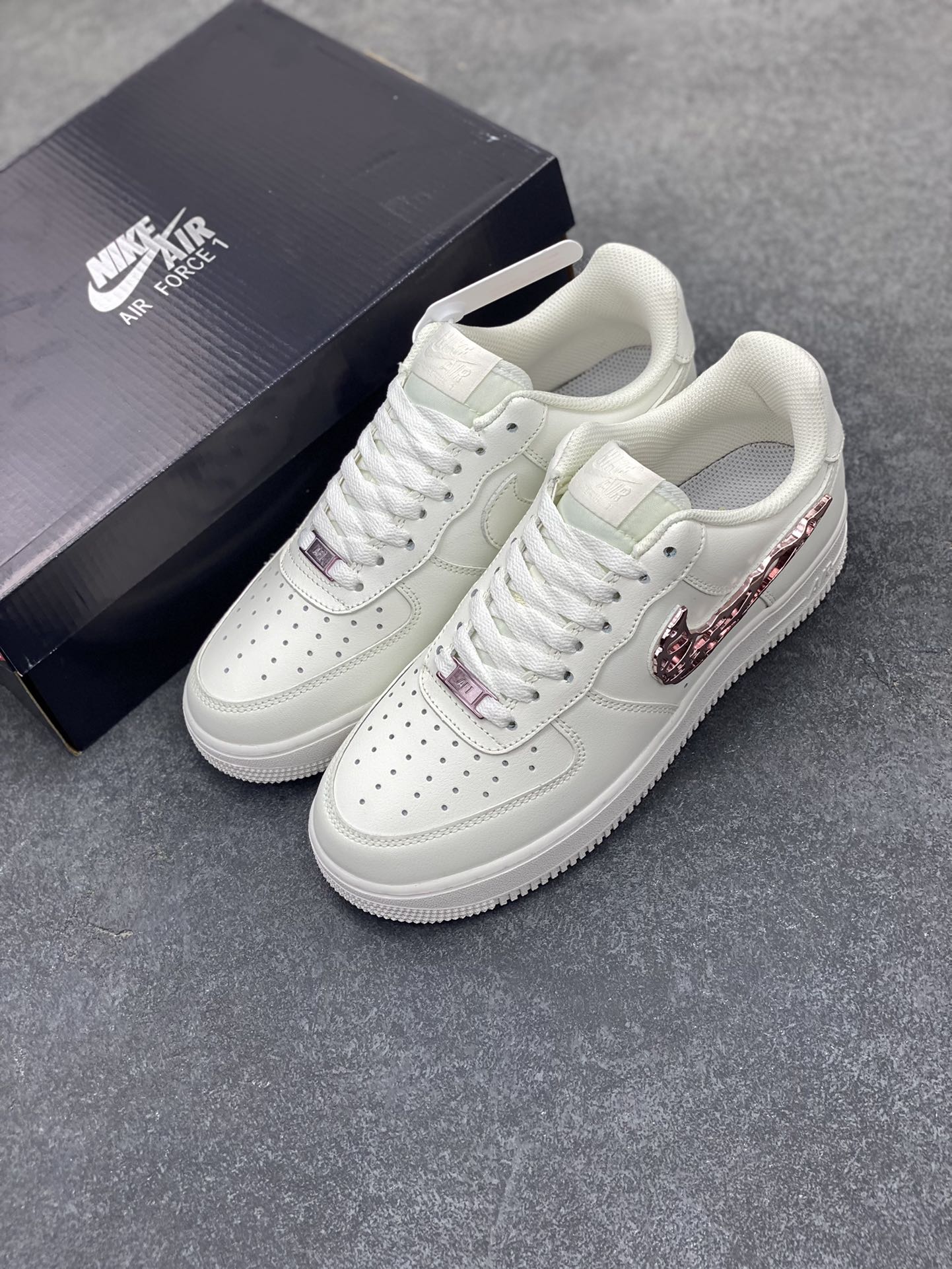图片[8]-Nike Air Force 1 Low 毒液 空军一号低帮运动休闲板鞋 原楦头原纸板 打造纯正空军版型 专注外贸渠道 全掌内置蜂窝气垫 原盒配件 原厂中底钢印、拉帮完美 货号：IF1686-161 尺码：36 36.5 37.5 38 38.5 39 40 40.5 41 42 42.5 43 44 44.5 45-选品中心