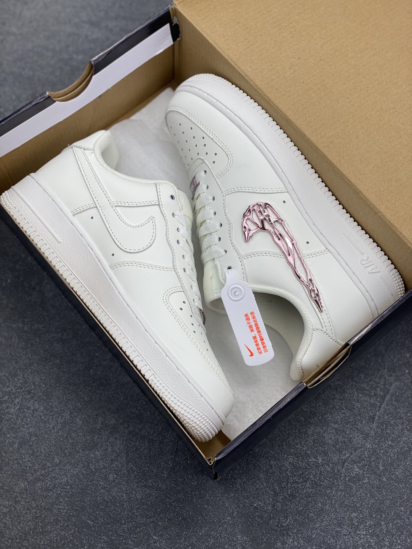 图片[9]-Nike Air Force 1 Low 毒液 空军一号低帮运动休闲板鞋 原楦头原纸板 打造纯正空军版型 专注外贸渠道 全掌内置蜂窝气垫 原盒配件 原厂中底钢印、拉帮完美 货号：IF1686-161 尺码：36 36.5 37.5 38 38.5 39 40 40.5 41 42 42.5 43 44 44.5 45-选品中心