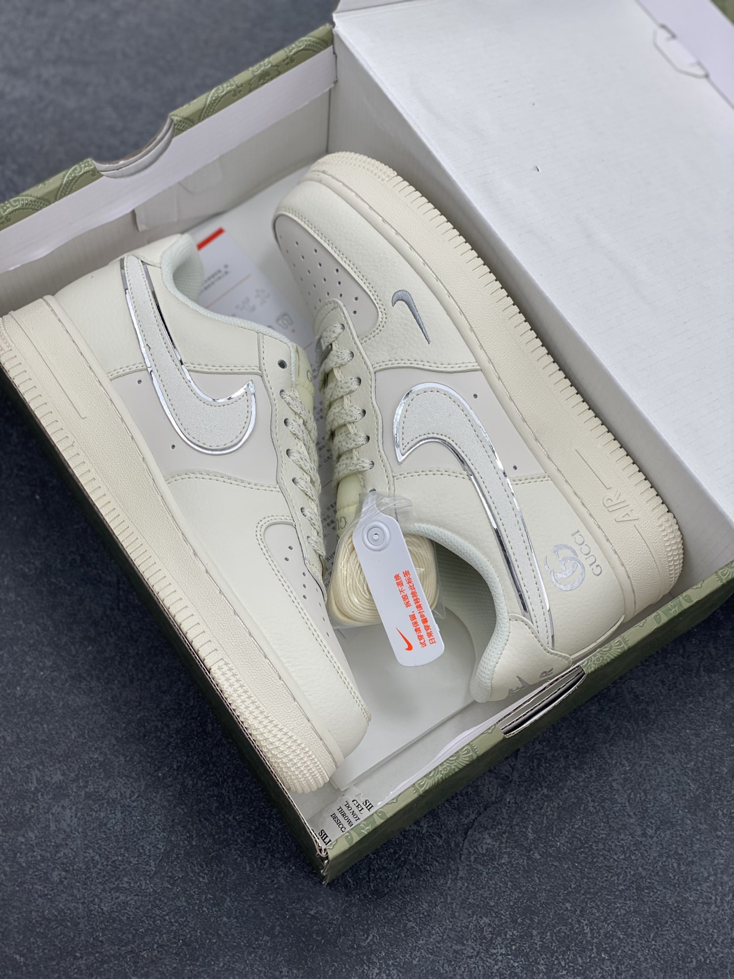 图片[9]-NIke Air Force 1 \’07 Low “古驰联名”空军一号 低帮 运动鞋 休闲鞋 折边针车 工艺难度大 原楦头原纸板 原装鞋盒 定制五金配件 内置全掌气垫 原厂鞋底 货号：QY6818-612 尺码：36 36.5 37.5 38 38.5 39 40 40.5 41 42 42.5 43 44 44.5 45-选品中心