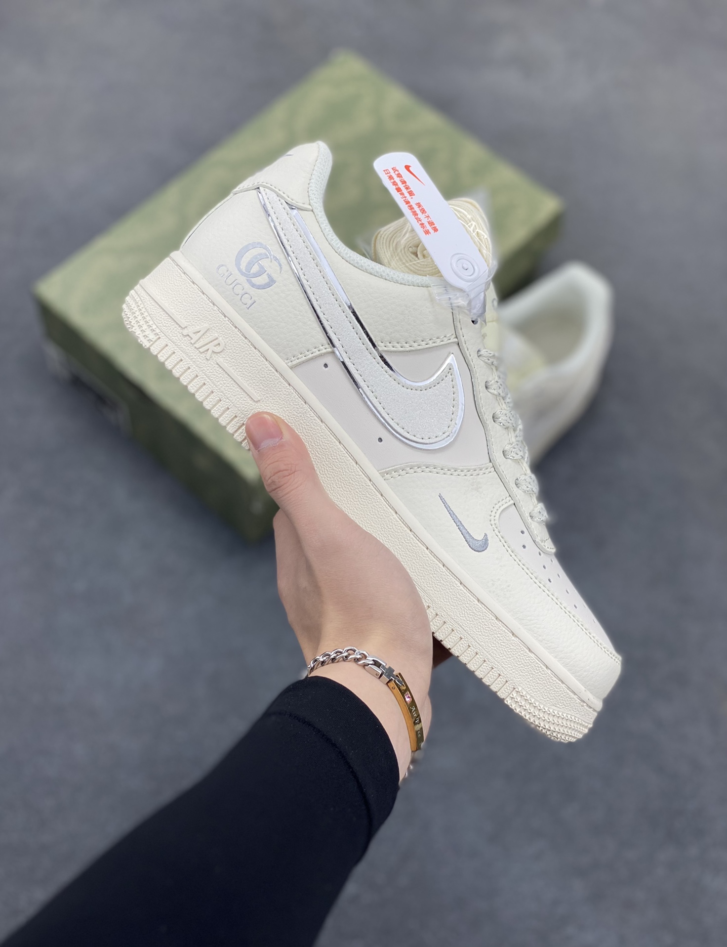 NIke Air Force 1 \'07 Low “古驰联名”空军一号 低帮 运动鞋 休闲鞋 折边针车 工艺难度大 原楦头原纸板 原装鞋盒 定制五金配件 内置全掌气垫 原厂鞋底 货号：QY6818-612 尺码：36 36.5 37.5 38 38.5 39 40 40.5 41 42 42.5 43 44 44.5 45-选品中心