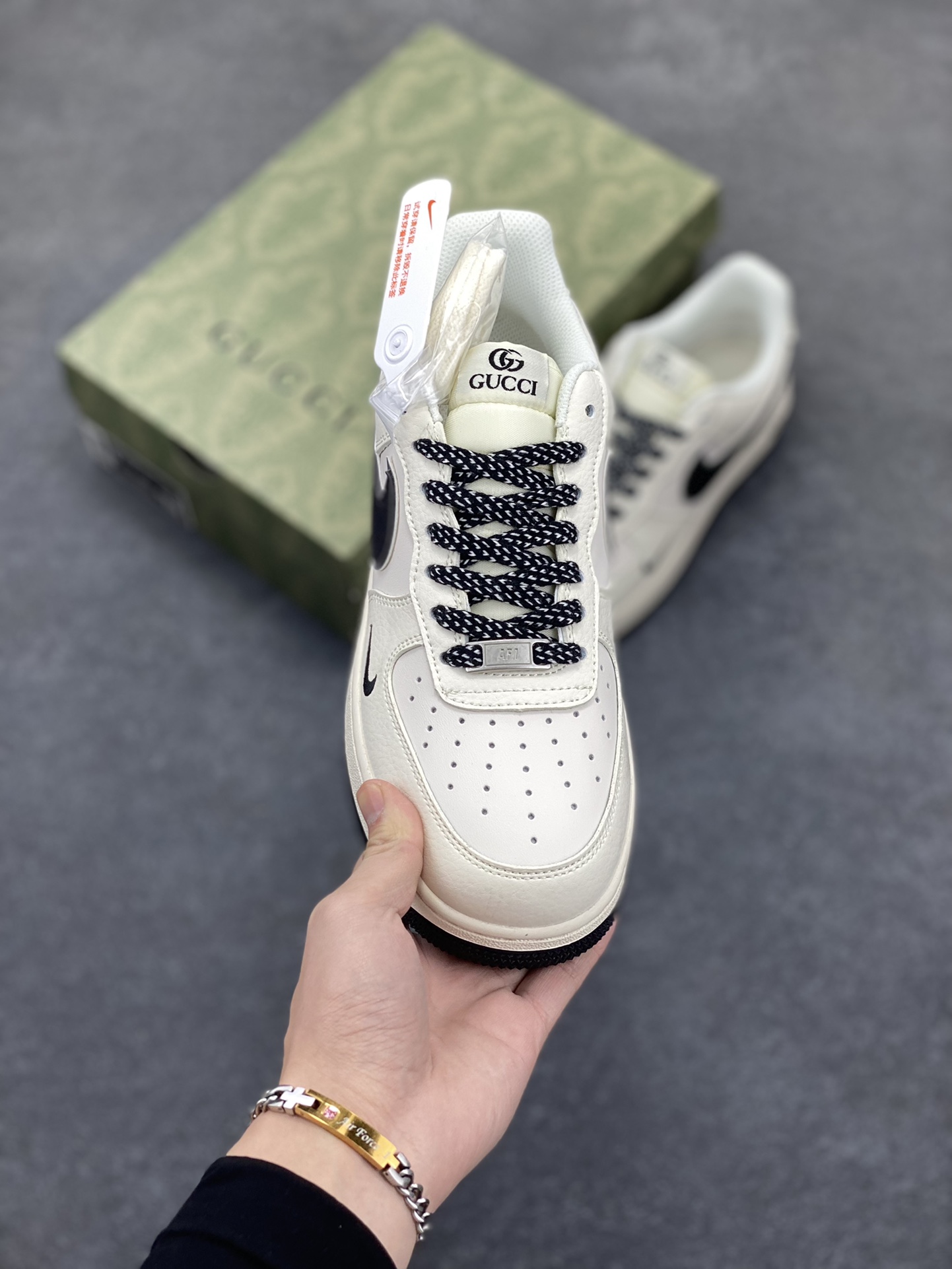 图片[2]-NIke Air Force 1 \’07 Low “古驰联名”空军一号 低帮 运动鞋 休闲鞋 折边针车 工艺难度大 原楦头原纸板 原装鞋盒 定制五金配件 内置全掌气垫 原厂鞋底 货号：QY6818-611 尺码：36 36.5 37.5 38 38.5 39 40 40.5 41 42 42.5 43 44 44.5 45-选品中心