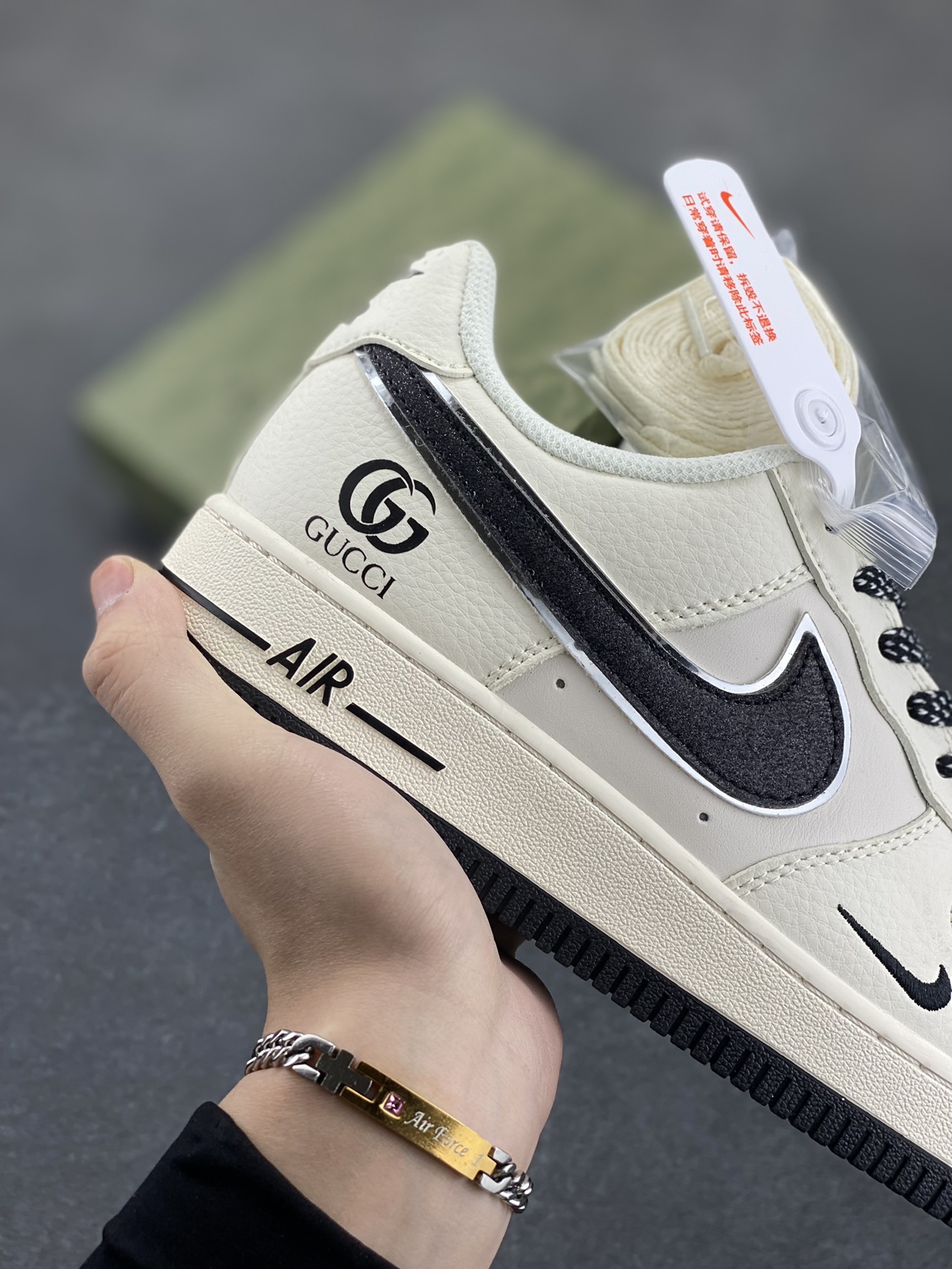 图片[6]-NIke Air Force 1 \’07 Low “古驰联名”空军一号 低帮 运动鞋 休闲鞋 折边针车 工艺难度大 原楦头原纸板 原装鞋盒 定制五金配件 内置全掌气垫 原厂鞋底 货号：QY6818-611 尺码：36 36.5 37.5 38 38.5 39 40 40.5 41 42 42.5 43 44 44.5 45-选品中心