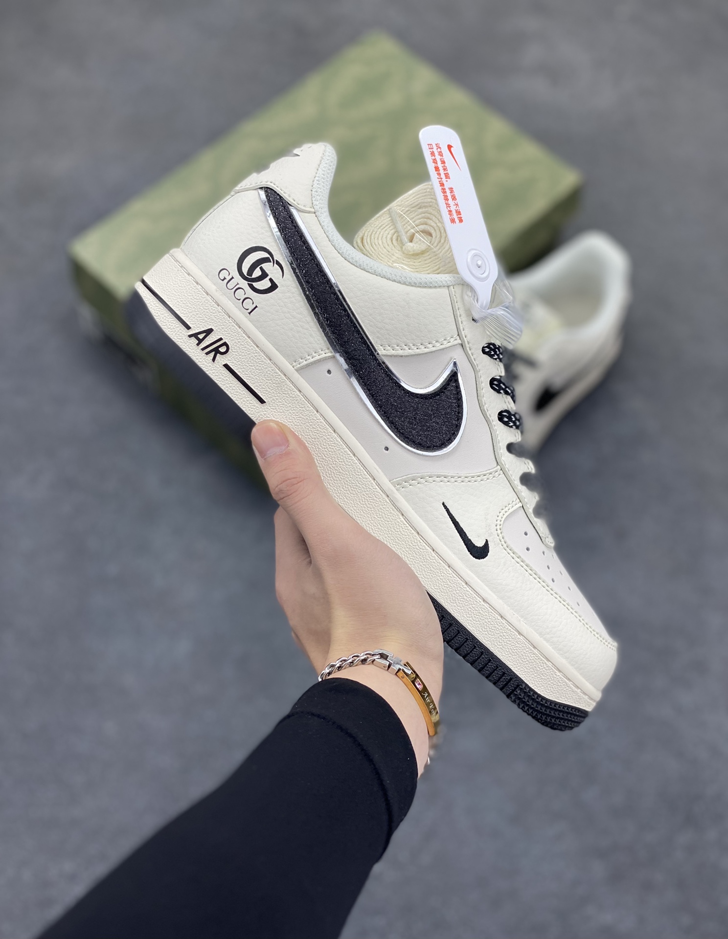 NIke Air Force 1 \'07 Low “古驰联名”空军一号 低帮 运动鞋 休闲鞋 折边针车 工艺难度大 原楦头原纸板 原装鞋盒 定制五金配件 内置全掌气垫 原厂鞋底 货号：QY6818-611 尺码：36 36.5 37.5 38 38.5 39 40 40.5 41 42 42.5 43 44 44.5 45-选品中心