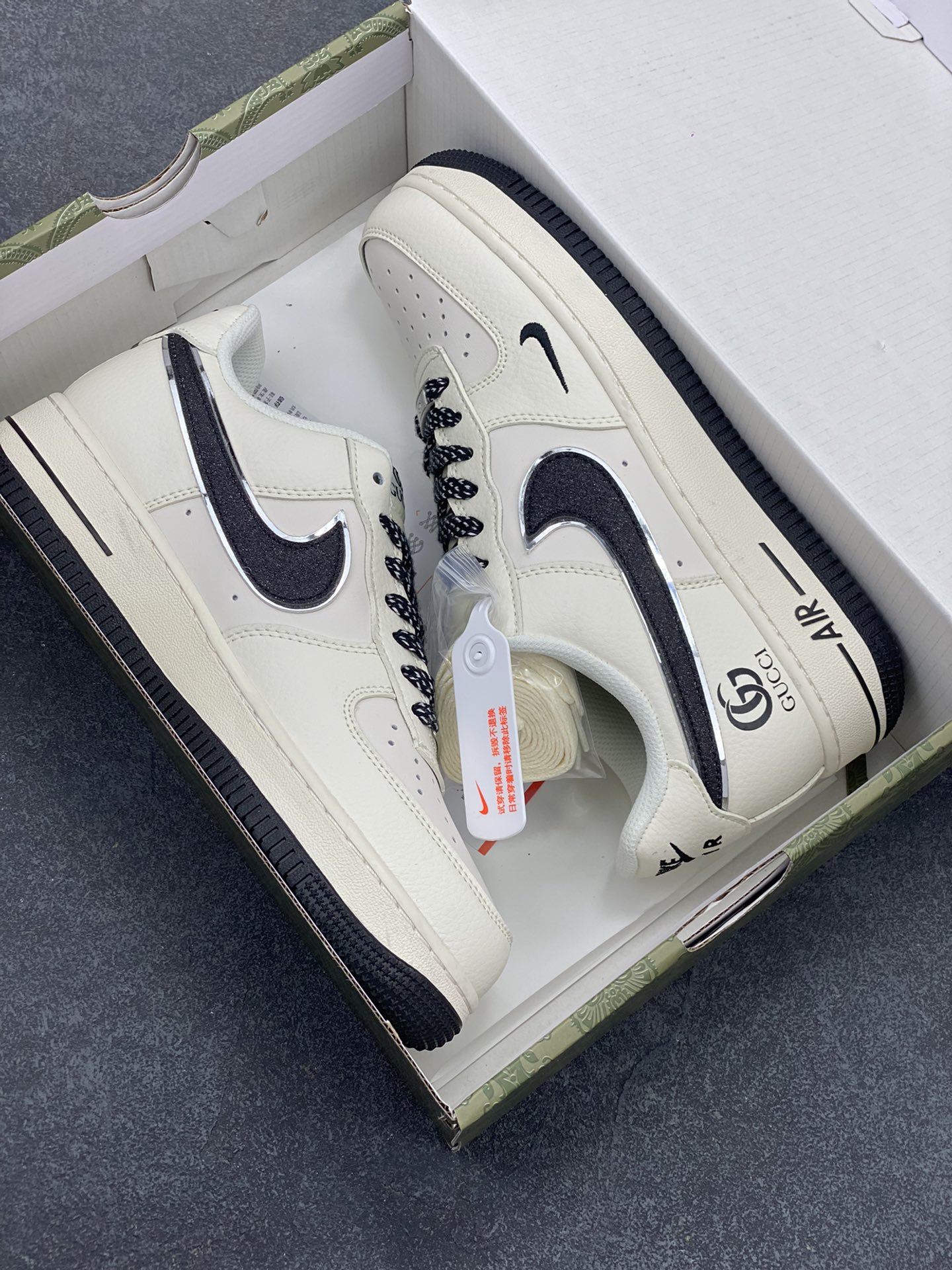 图片[9]-NIke Air Force 1 \’07 Low “古驰联名”空军一号 低帮 运动鞋 休闲鞋 折边针车 工艺难度大 原楦头原纸板 原装鞋盒 定制五金配件 内置全掌气垫 原厂鞋底 货号：QY6818-611 尺码：36 36.5 37.5 38 38.5 39 40 40.5 41 42 42.5 43 44 44.5 45-选品中心