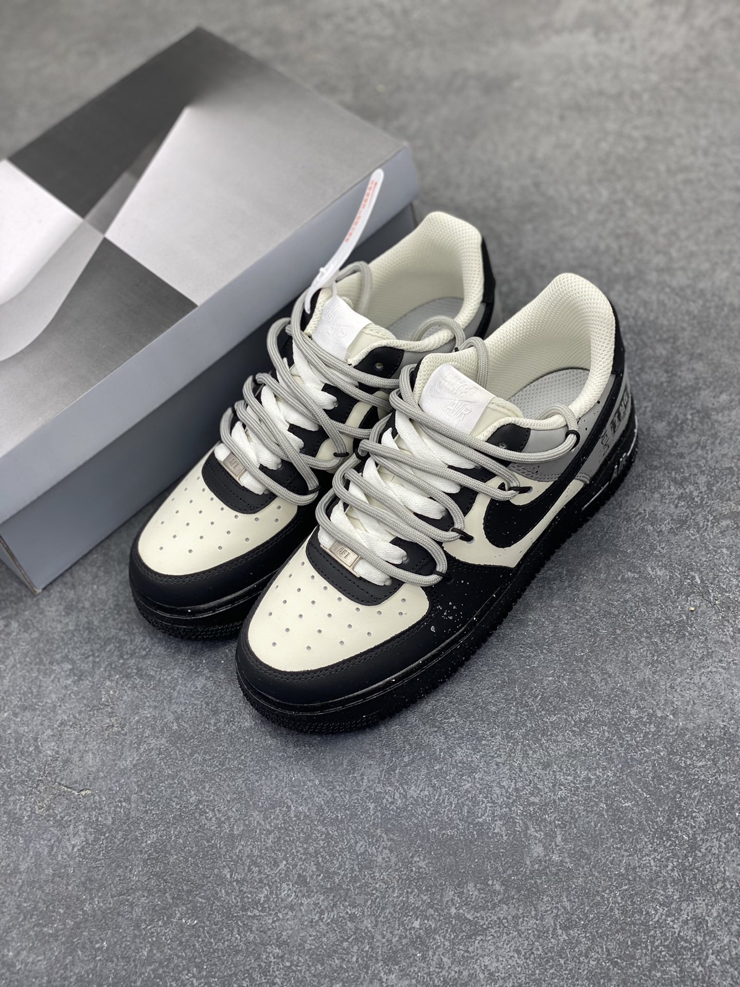 图片[8]-Nike Air Force 1 Low’07 星际主题涂鸦手绘空军一号低帮绑带休闲板鞋 定制皮料 原厂3D打印 定制鞋盒 原楦原纸板 纯正空军版型 内置全掌气垫 货号：XV7981-476 尺码：36 36.5 37.5 38 38.5 39 40 40.5 41 42 42.5 43 44 44.5 45-选品中心