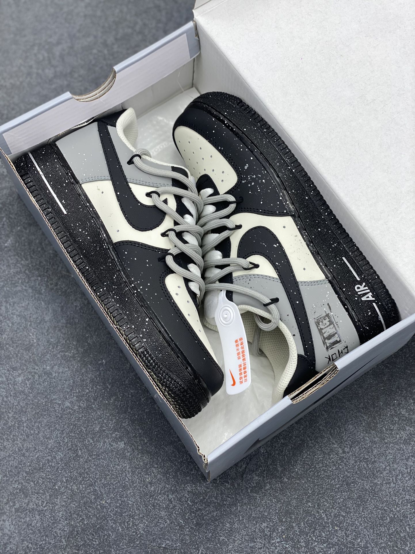 图片[9]-Nike Air Force 1 Low’07 星际主题涂鸦手绘空军一号低帮绑带休闲板鞋 定制皮料 原厂3D打印 定制鞋盒 原楦原纸板 纯正空军版型 内置全掌气垫 货号：XV7981-476 尺码：36 36.5 37.5 38 38.5 39 40 40.5 41 42 42.5 43 44 44.5 45-选品中心