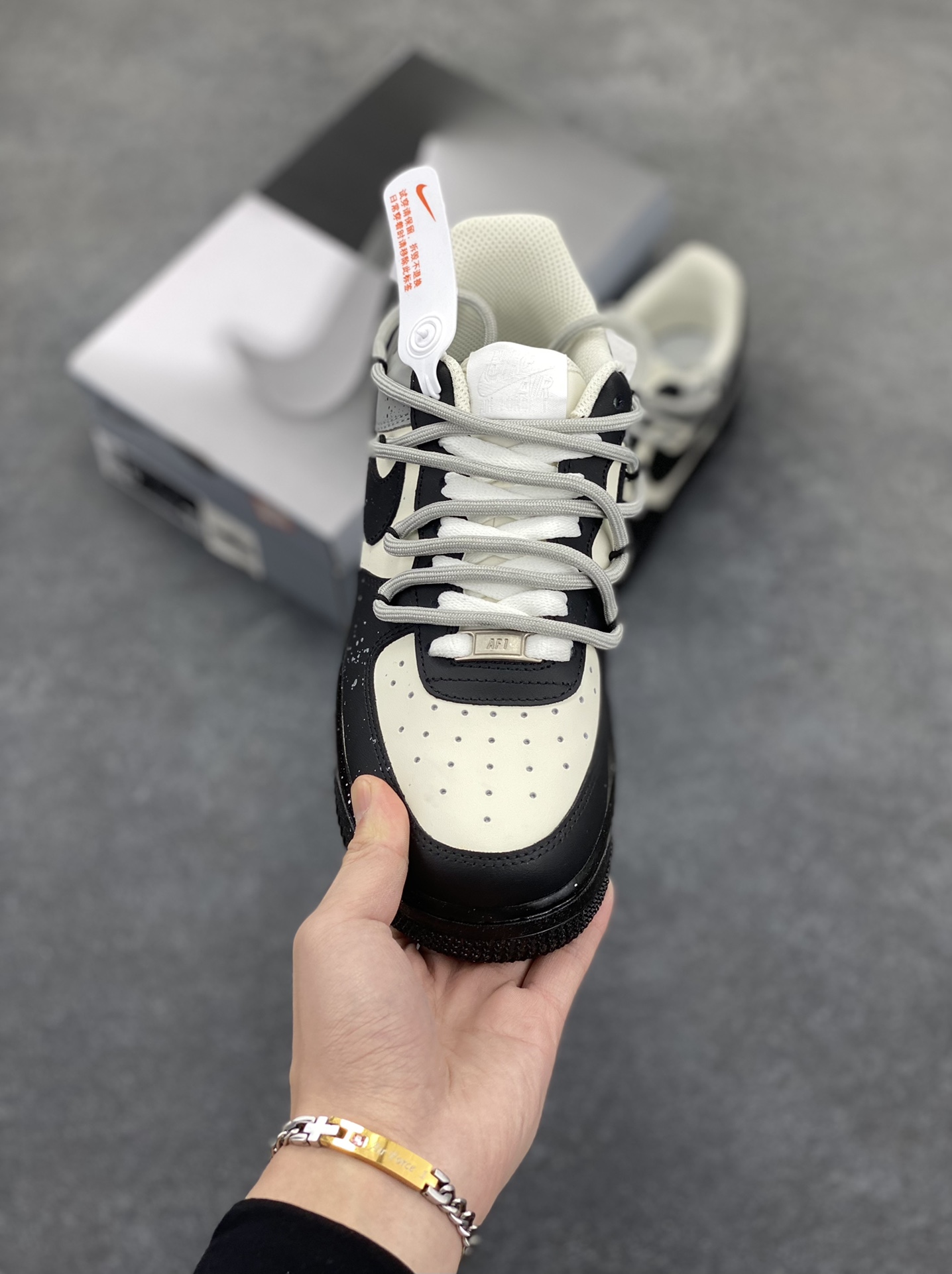 图片[2]-Nike Air Force 1 Low’07 星际主题涂鸦手绘空军一号低帮绑带休闲板鞋 定制皮料 原厂3D打印 定制鞋盒 原楦原纸板 纯正空军版型 内置全掌气垫 货号：XV7981-476 尺码：36 36.5 37.5 38 38.5 39 40 40.5 41 42 42.5 43 44 44.5 45-选品中心