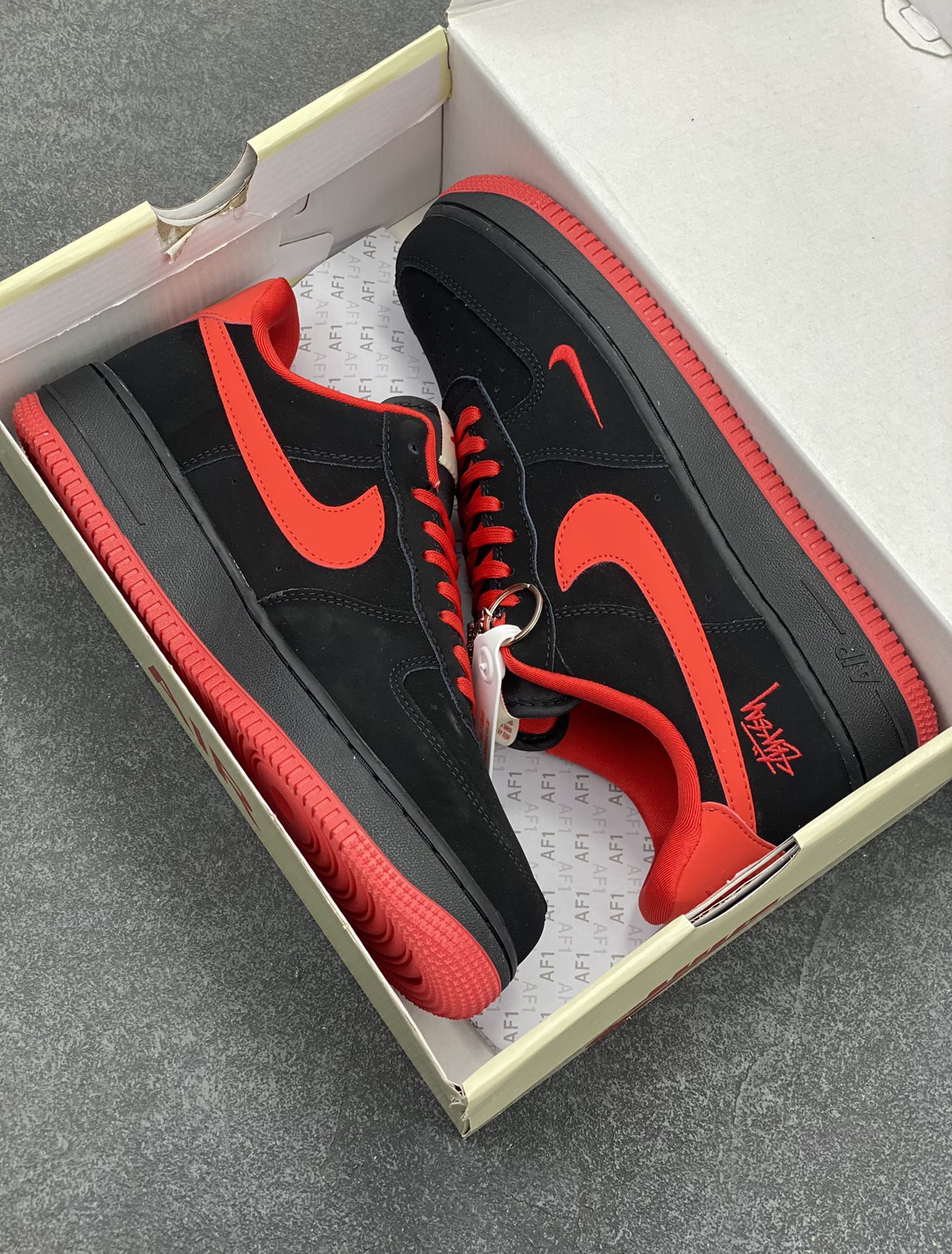 图片[9]-NIke Air Force 1 \’07 Low “斯图西联名——激情橙”空军一号 低帮 运动鞋 休闲鞋 折边针车 工艺难度大 原楦头原纸板 原装鞋盒 定制五金配件 内置全掌气垫 原厂鞋底 货号：DF0188-044 尺码：36 36.5 37.5 38 38.5 39 40 40.5 41 42 42.5 43 44 44.5 45-选品中心