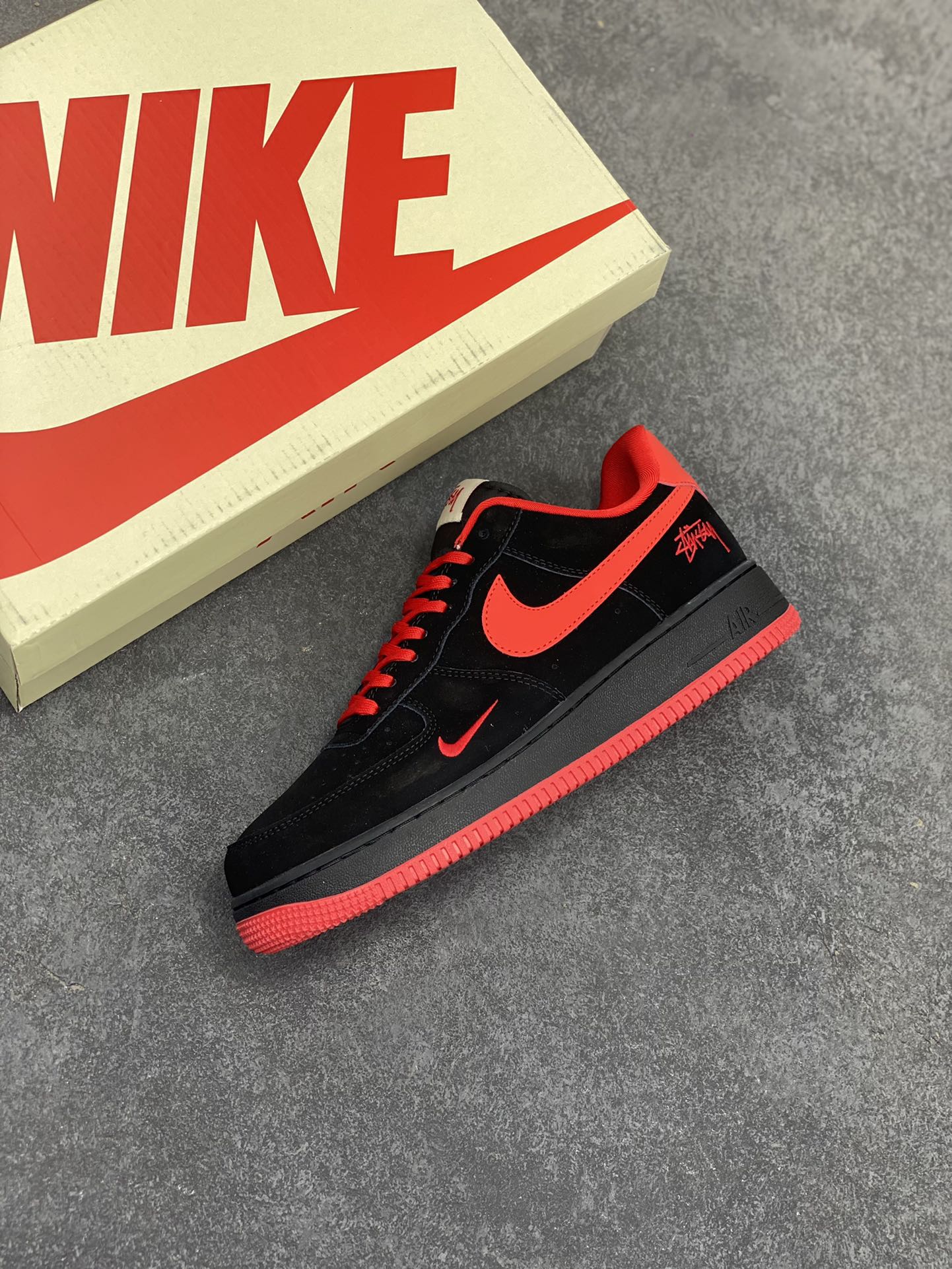 图片[7]-NIke Air Force 1 \’07 Low “斯图西联名——激情橙”空军一号 低帮 运动鞋 休闲鞋 折边针车 工艺难度大 原楦头原纸板 原装鞋盒 定制五金配件 内置全掌气垫 原厂鞋底 货号：DF0188-044 尺码：36 36.5 37.5 38 38.5 39 40 40.5 41 42 42.5 43 44 44.5 45-选品中心