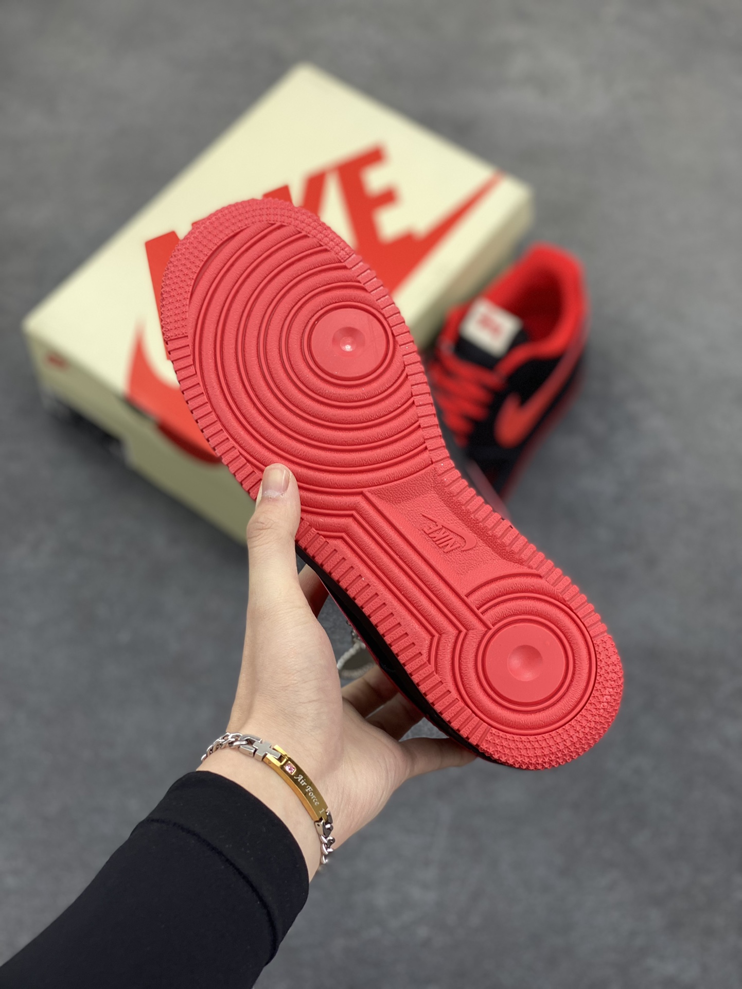 图片[5]-NIke Air Force 1 \’07 Low “斯图西联名——激情橙”空军一号 低帮 运动鞋 休闲鞋 折边针车 工艺难度大 原楦头原纸板 原装鞋盒 定制五金配件 内置全掌气垫 原厂鞋底 货号：DF0188-044 尺码：36 36.5 37.5 38 38.5 39 40 40.5 41 42 42.5 43 44 44.5 45-选品中心