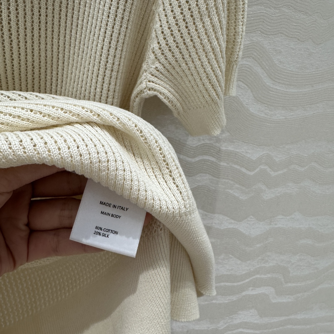 独家首发❤️高端原单品质❤️LP高智感老钱风穿搭！25春夏新品，高级素色针织Polo领短袖上衣！缕空工艺