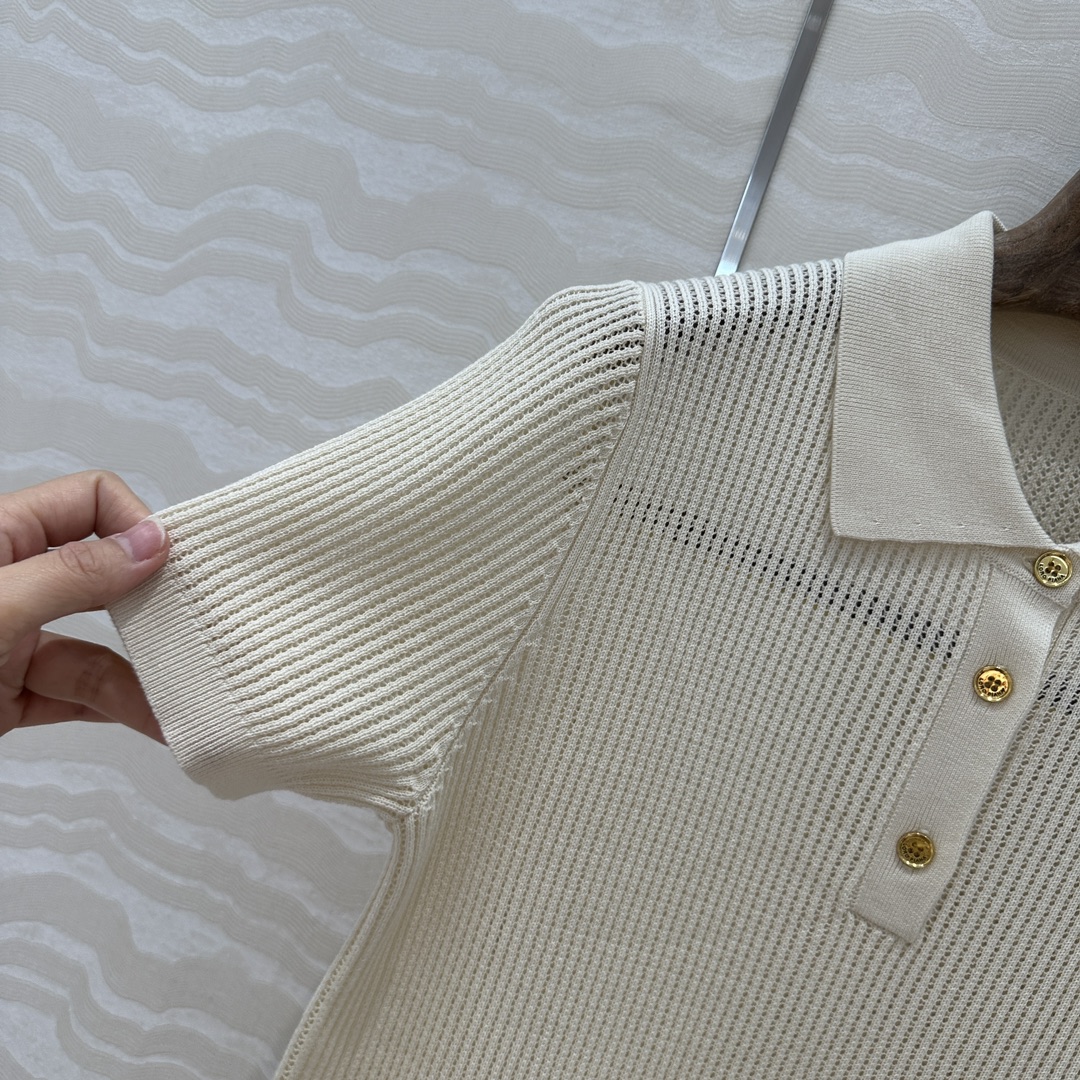 独家首发❤️高端原单品质❤️LP高智感老钱风穿搭！25春夏新品，高级素色针织Polo领短袖上衣！缕空工艺