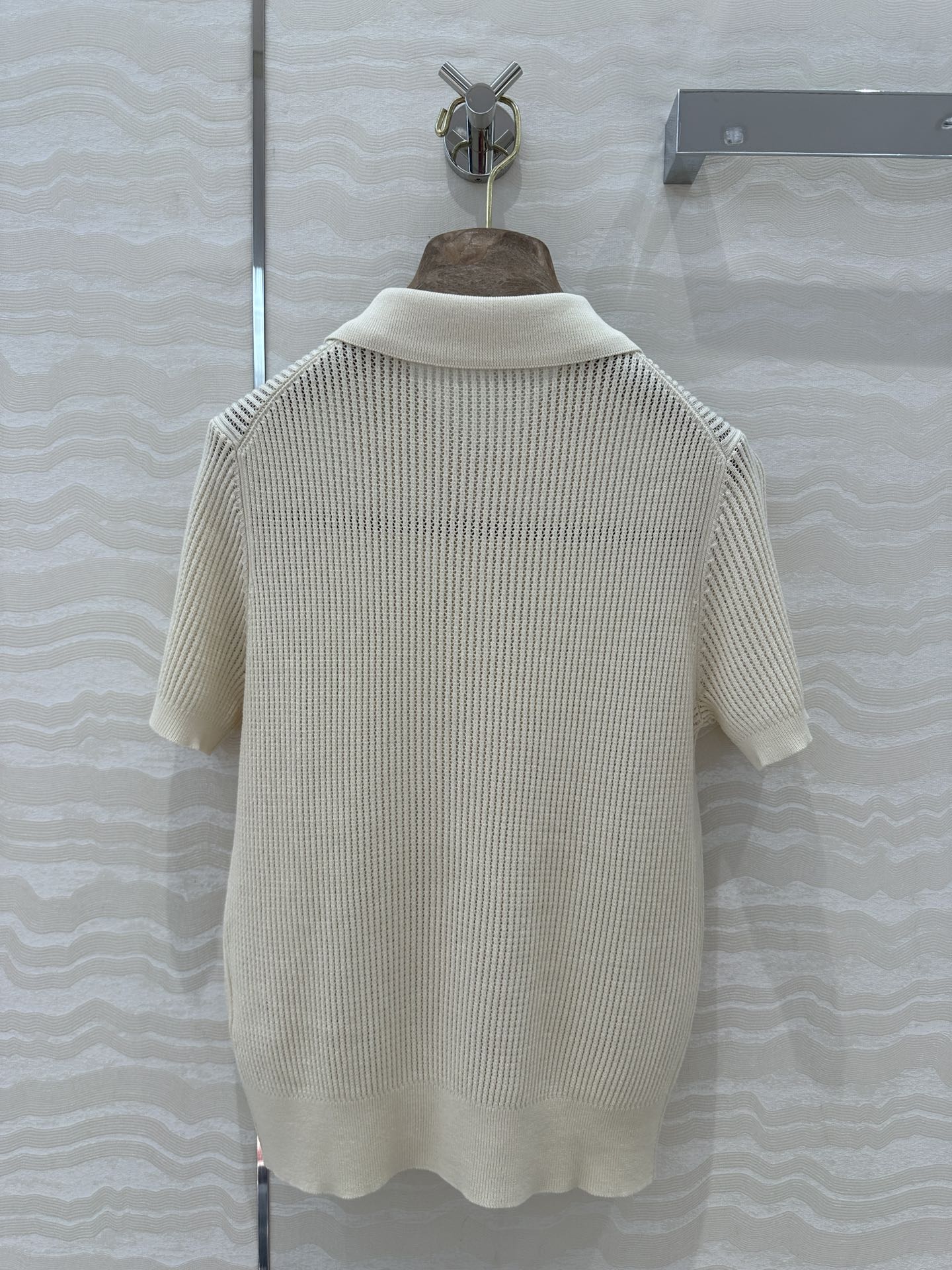 独家首发❤️高端原单品质❤️LP高智感老钱风穿搭！25春夏新品，高级素色针织Polo领短袖上衣！缕空工艺