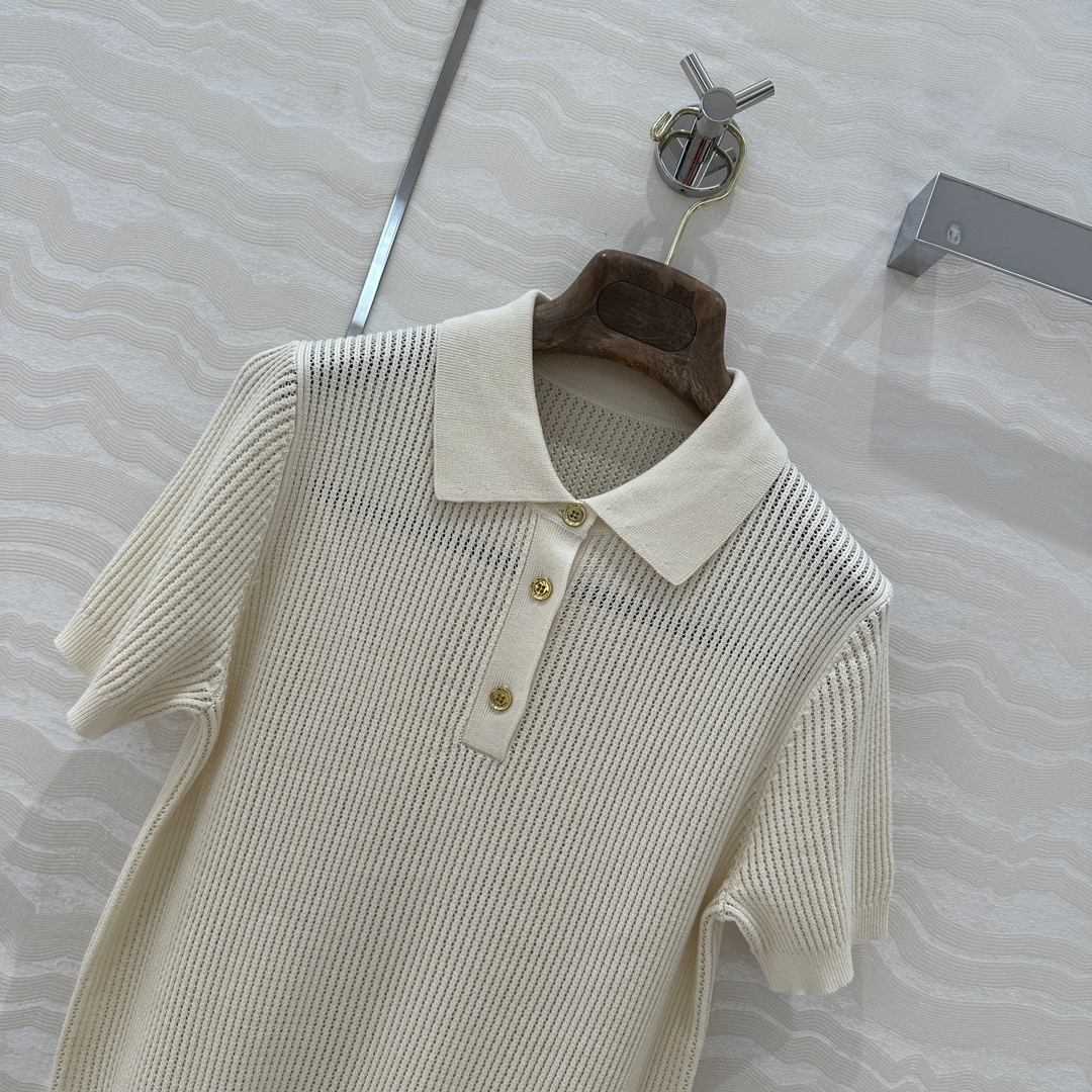 独家首发❤️高端原单品质❤️LP高智感老钱风穿搭！25春夏新品，高级素色针织Polo领短袖上衣！缕空工艺