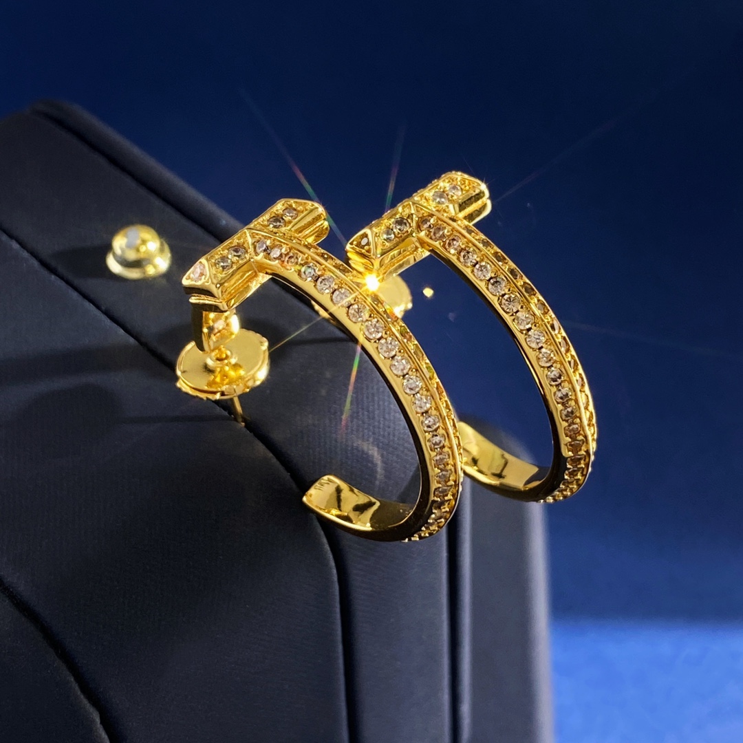 Tiffany & Co. TFN蒂芙妮Tiffany欧美 轻奢方锆石镶钻T字C型耳环耳钉 黄铜材料 黄金色
