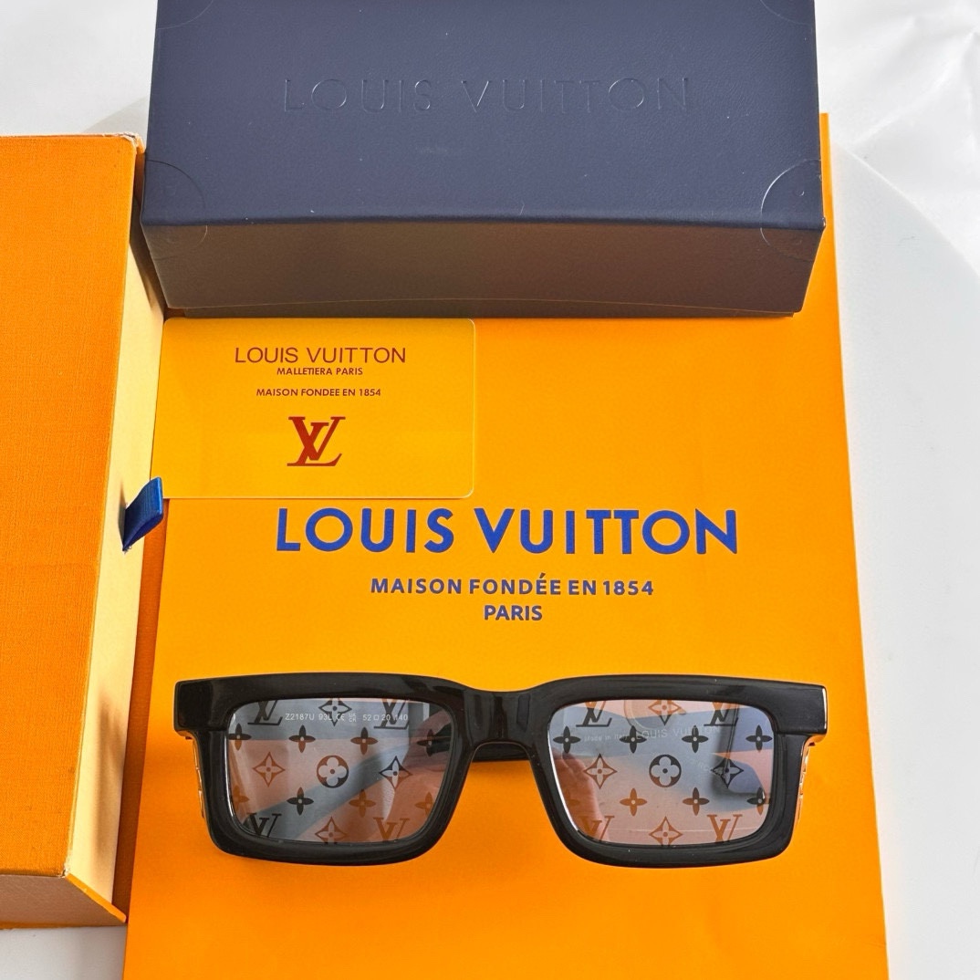 LOUIS VUITTO* Modelo: Z2187U Tamaño 52口20-140