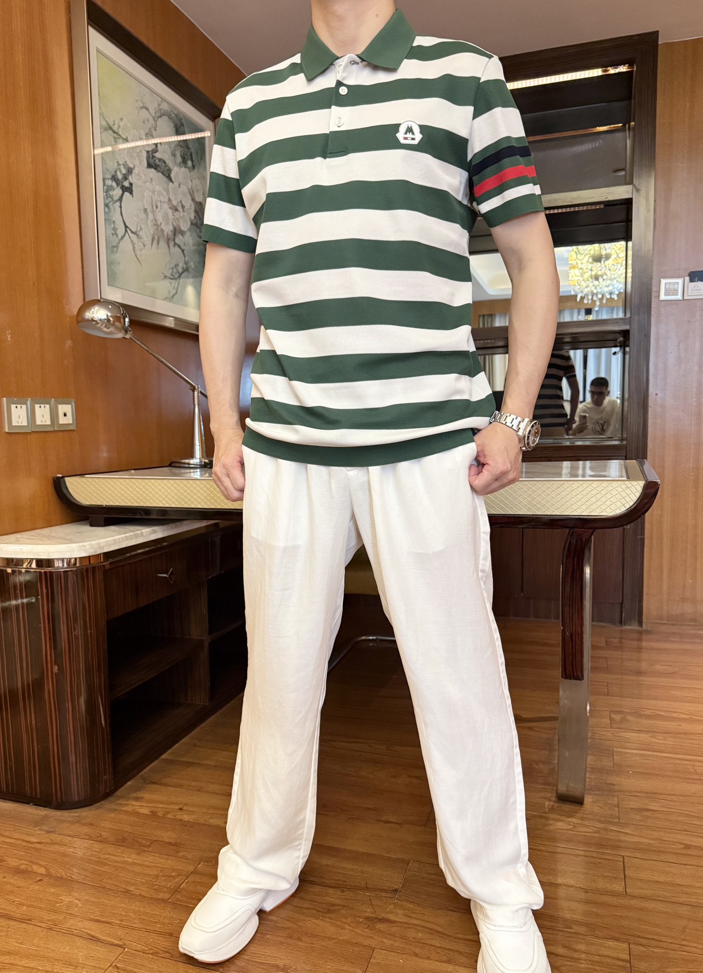 NO:135125,Mengkou-2025 counter latest hot-selling Polo, European and American counters, hot-selling items!  Selected Italian imported mercerized cotton fabrics with the latest designs, the exquisite logo print on the chest shows elegance, and the upper body effect needs no more. Size: 48-56 (model 173/130 wears 48 sizes, with Hong Kong Lane Crawford gift box packaging), Moncler, alexander wang19860909蒙口-2025专柜最新爆款Polo出货 欧美专柜热销单品！精选意大利进口丝光棉面料搭配最新的设计,胸前的精致logo印花彰显雅致 上身效果不用多说.尺码:48-56（模特173/130穿48码,配香港连卡佛礼盒包装）,,Moncler,alexander wang,Men's clothing