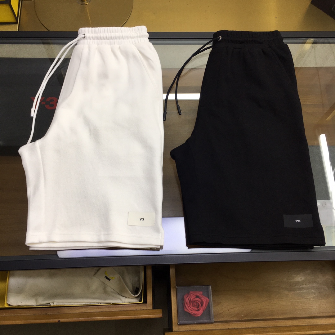NO:499468,New product is on the market 'Y-3' Spring and Summer/SS Y Home Small LOGO logo shorts Counter synchronization, custom-made top-quality double-sided bead floor fabric, honeycomb structure comfortable and sweat-absorbing, front double-craft silicone embossing exquisite small logo design, back sleeve zipper bag, silicone LOGO embossing process, quality accumulation Mainly simple and quality White, black, M-3XL, shorts, alexander wang19860909新品上市 《Y-3》 春夏/SS Y家 小LOGO标识短裤 专柜同步,定制顶级品质双面珠地面料,蜂窝结构舒适吸汗,前幅双工艺硅胶压花精致小标识设计,后幅胶牙拉链袋,硅胶LOGO压花工艺,品质积淀 主打简洁与品质 白色,黑色,M-3XL,,shorts,alexander wang,Men's clothing