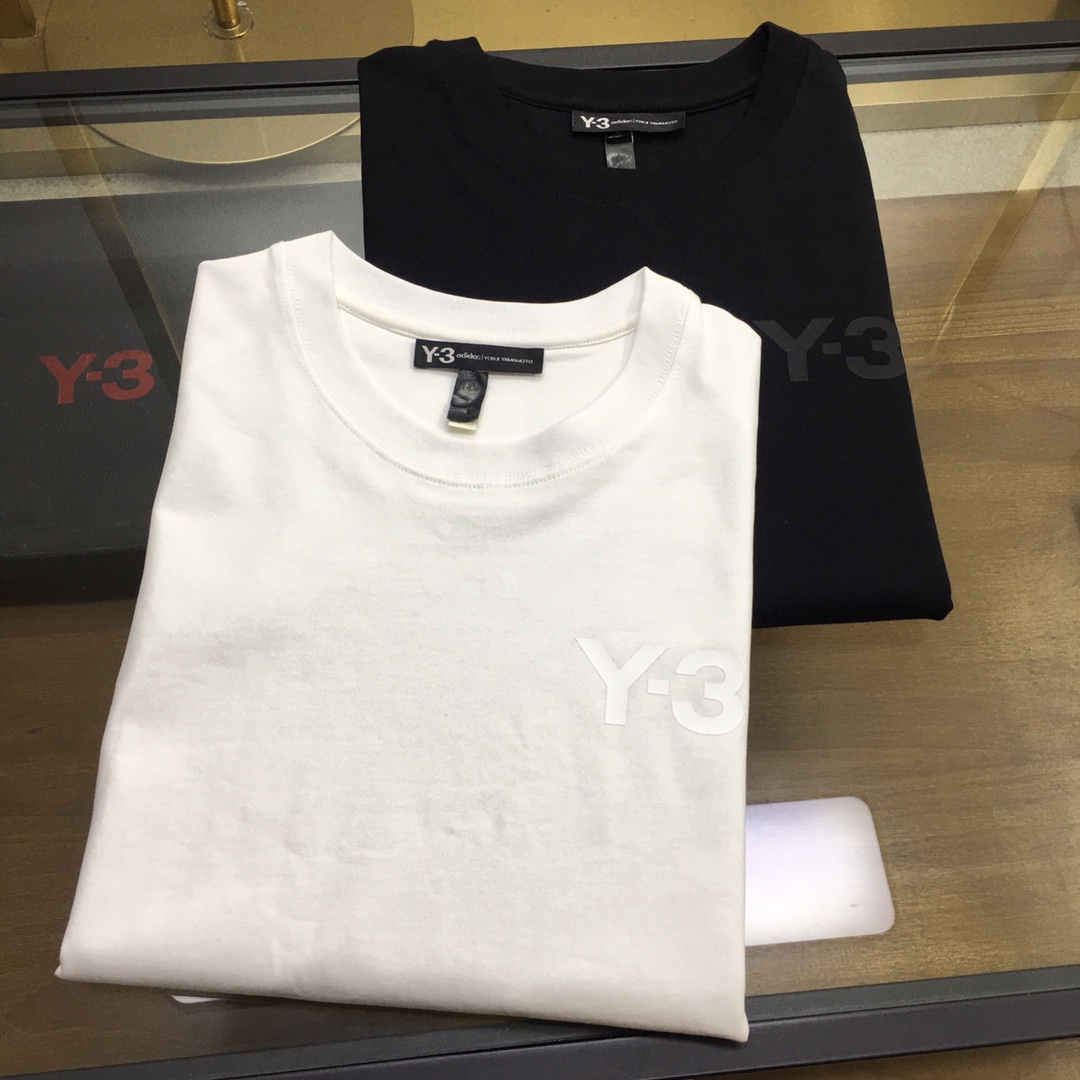 NO:499444,New short-sleeved 'Y-3' can be sold Spring and Summer/SS Y home small LOGO logo t-shirt round neck short-sleeved custom precious cabinet quality double-strand double-yarn cotton fabric, comfortable and sweat-absorbing, front 3M silicone LOGO, rear double-craft silicone embossed exquisite small logo design, quality accumulation, hot products White, black, M-3XL, T-shirt, alexander wang19860909新品短袖 《Y-3》可拆卖 春夏/SS Y家 小LOGO标识体恤圆领短袖 定制贵柜品质双股双纱全棉面料,舒适吸汗,前幅3M硅胶LOGO,后幅双工艺硅胶压花精致小标识设计,品质积淀 爆款爆 白色,黑色,M-3XL,,T-shirt,alexander wang,Men's clothing