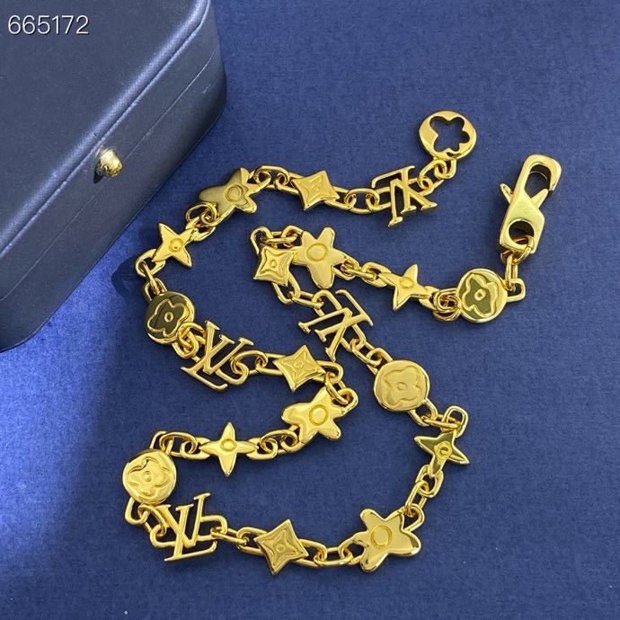 Louis Vuitton LV 路易威登欧美个性 金属光面LV字母圆形四叶草菱形十字花老花项链