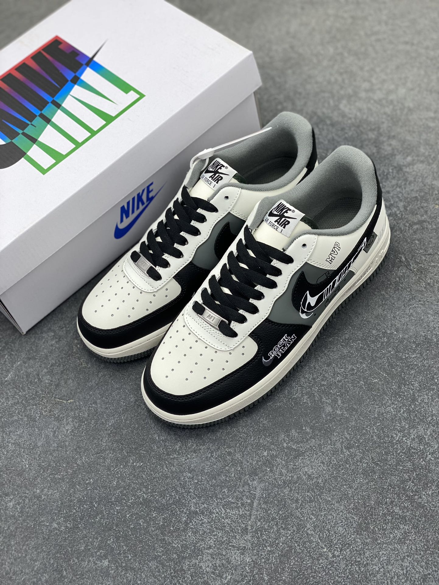 图片[8]-Nike Air Force 1\’07 Low \”50 Cents\” 定制款 空军一号低帮休闲板鞋  #50美分是美国著名说唱歌手，原名柯蒂斯·詹姆斯·杰克逊三世，1975年出生于纽约皇后区。他的童年充满艰辛，母亲因贩毒被枪杀，他自己也曾涉足毒品交易，多次入狱。但他凭借对说唱的热爱和天赋，在2003年发行首张专辑《Get Rich or Die Tryin\’》，其中单曲《In da Club》连续九周位居Billboard Hot 100榜首 货号：DB3301-660  尺码：36 36.5 37.5 38 38.5 39 40 40.5 41 42 42.5 43 44 44.5 45-选品中心