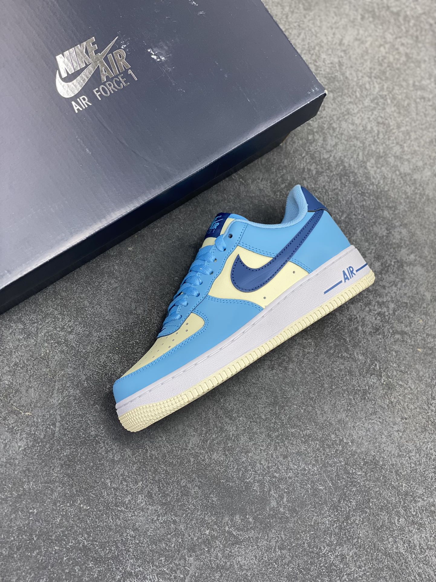 图片[7]-Nk Air Force 1\’07 Low 米蓝 空军一号低帮休闲板鞋 原楦头原纸板 打造纯正空军版型#专注外贸渠道 全掌内置蜂窝气垫 #原盒配件 原厂中底钢印、拉帮完美 货号：HF4837-407 尺码：35.5 36 36.5 37.5 38 38.5 39 40 40.5 41 42 42.5 43 44 44.5 45-选品中心