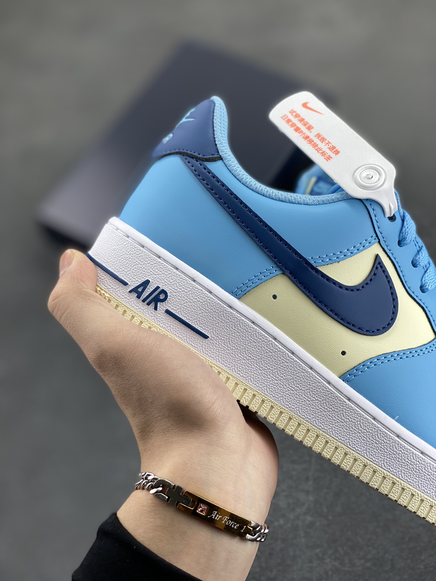 图片[6]-Nk Air Force 1\’07 Low 米蓝 空军一号低帮休闲板鞋 原楦头原纸板 打造纯正空军版型#专注外贸渠道 全掌内置蜂窝气垫 #原盒配件 原厂中底钢印、拉帮完美 货号：HF4837-407 尺码：35.5 36 36.5 37.5 38 38.5 39 40 40.5 41 42 42.5 43 44 44.5 45-选品中心