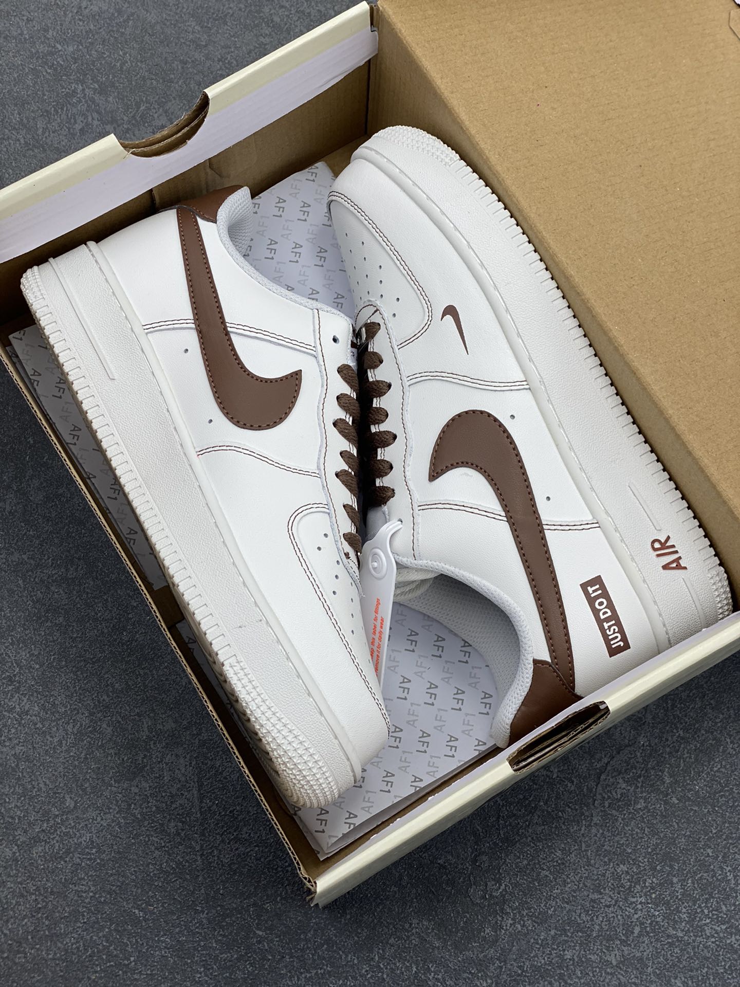 图片[9]-Nike Air Force 1 Low 空军一号低帮百搭休闲运动板鞋。柔软、弹性十足的缓震性能和出色的中底设计，横跨复古与现代的外型结合，造就出风靡全球三十多年的Force 1，直到今天还深受青睐。 货号：315122-113 尺码：36 36.5 37.5 38 38.5 39 40 40.5 41 42 42.5 43 44 44.5 45-选品中心