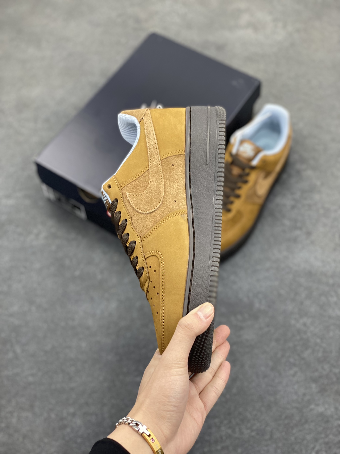 图片[3]-Air Force 1\’ 07 棕褐 原楦头原纸板 打造纯正空军版型 专注外贸渠道 全掌内置蜂窝气垫 #原盒配件 原厂中底钢印、拉帮完美 货号：IB4617-222 尺码：36 36.5 37.5 38 38.5 39 40 40.5 41 42 42.5 43 44 44.5 45-选品中心