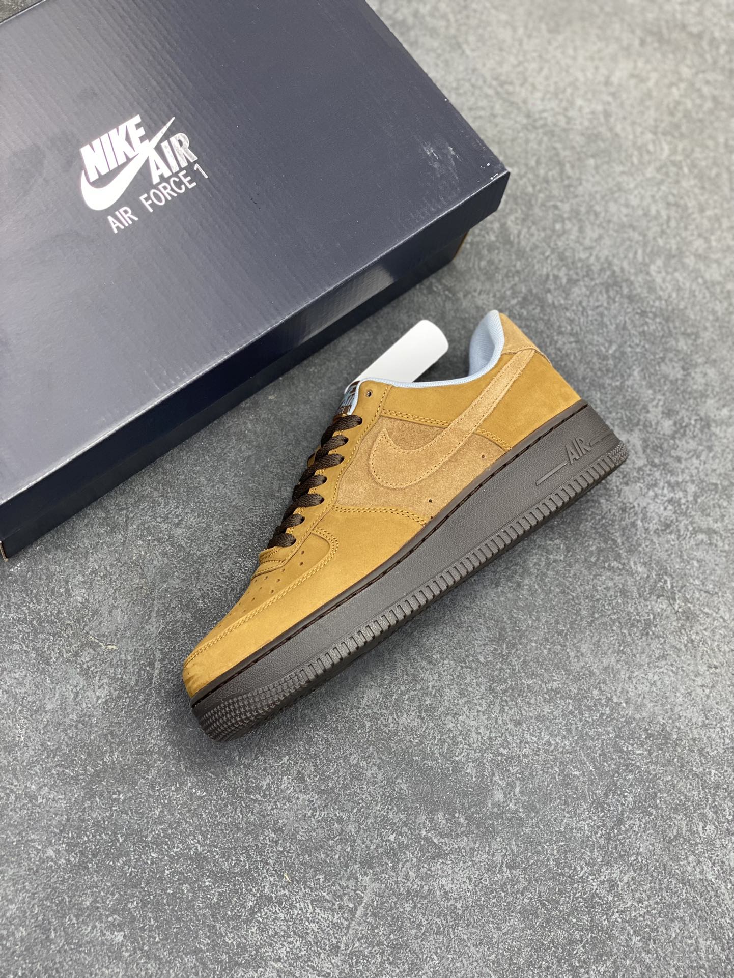 图片[7]-Air Force 1\’ 07 棕褐 原楦头原纸板 打造纯正空军版型 专注外贸渠道 全掌内置蜂窝气垫 #原盒配件 原厂中底钢印、拉帮完美 货号：IB4617-222 尺码：36 36.5 37.5 38 38.5 39 40 40.5 41 42 42.5 43 44 44.5 45-选品中心