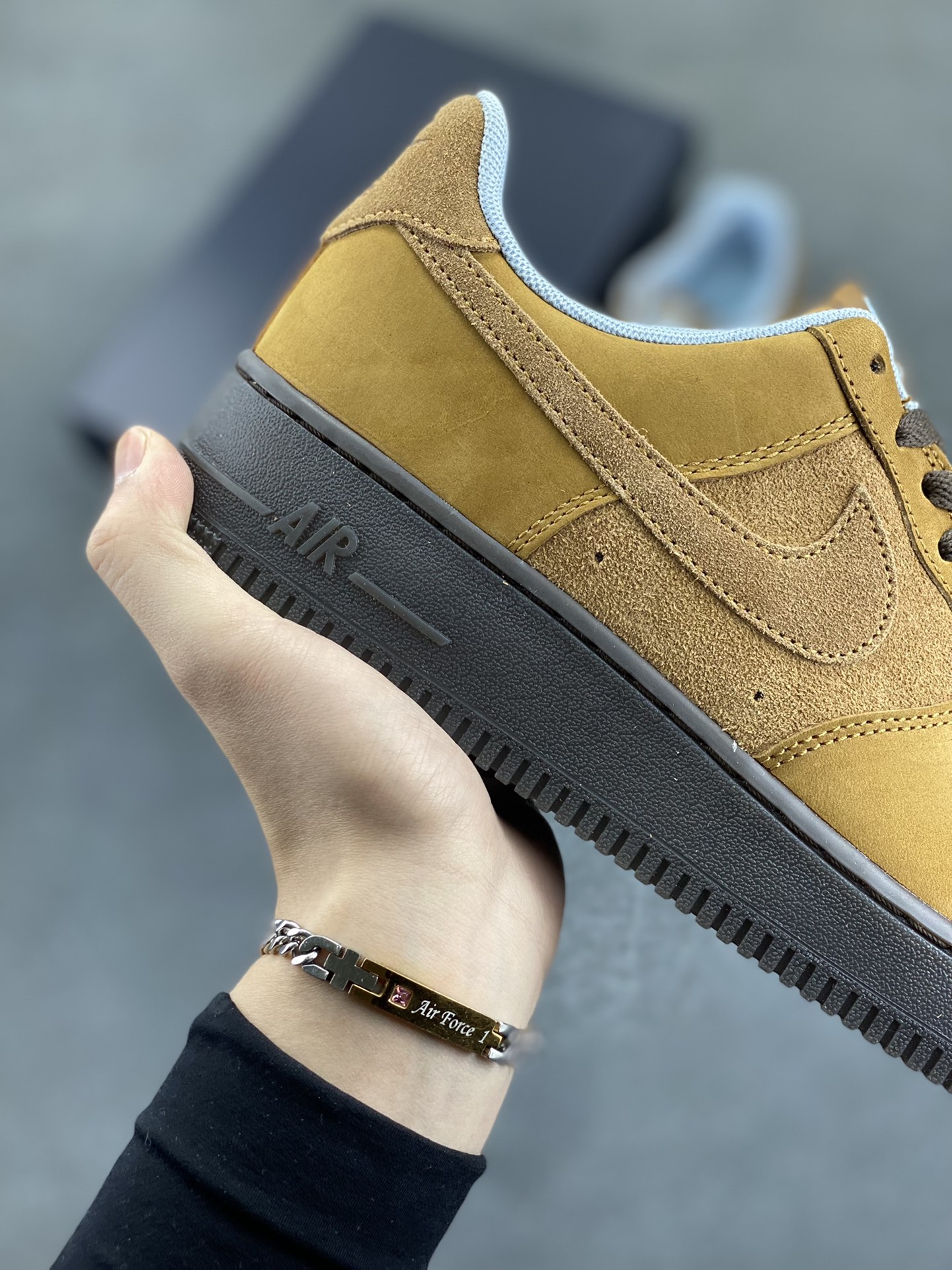 图片[6]-Air Force 1\’ 07 棕褐 原楦头原纸板 打造纯正空军版型 专注外贸渠道 全掌内置蜂窝气垫 #原盒配件 原厂中底钢印、拉帮完美 货号：IB4617-222 尺码：36 36.5 37.5 38 38.5 39 40 40.5 41 42 42.5 43 44 44.5 45-选品中心