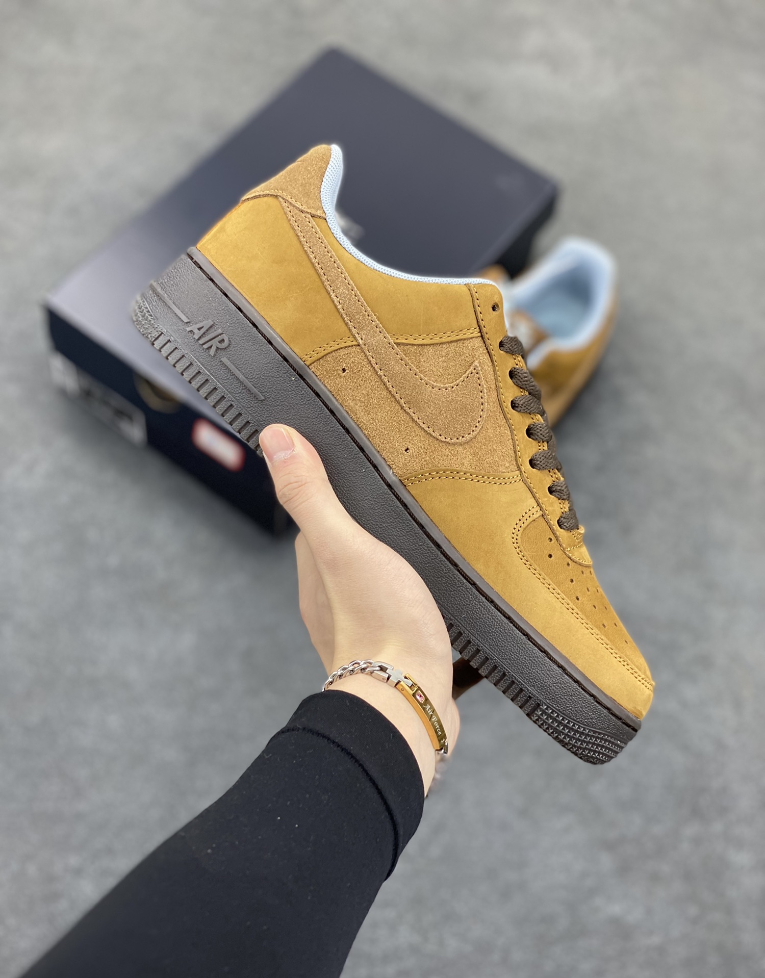 Air Force 1\’ 07 棕褐 原楦头原纸板 打造纯正空军版型 专注外贸渠道 全掌内置蜂窝气垫 #原盒配件 原厂中底钢印、拉帮完美 货号:IB4617-222 尺码:36 36.5 37.5 38 38.5 39 40 40.5 41 42 42.5 43 44 44.5 45-选品中心