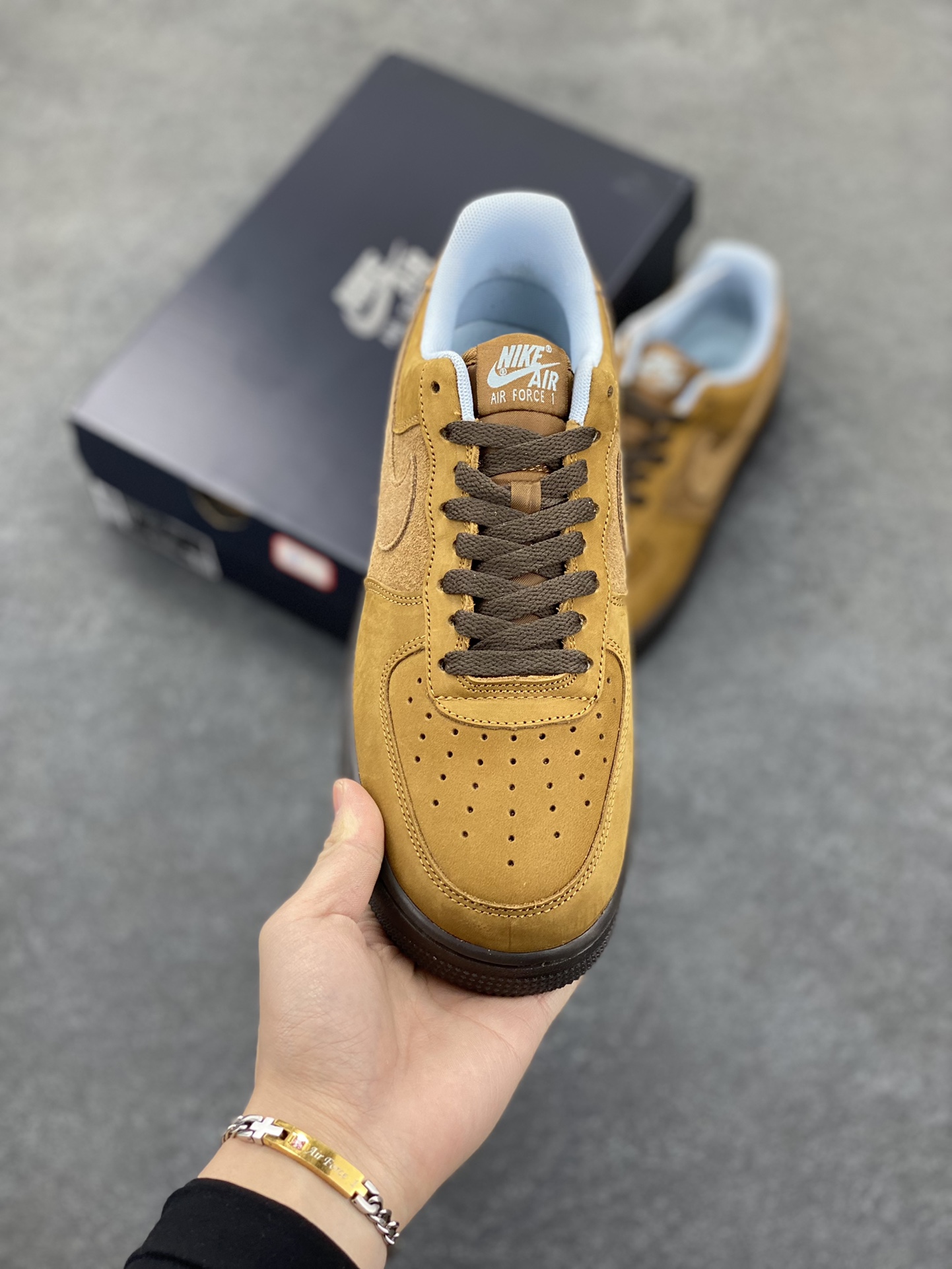 图片[2]-Air Force 1\’ 07 棕褐 原楦头原纸板 打造纯正空军版型 专注外贸渠道 全掌内置蜂窝气垫 #原盒配件 原厂中底钢印、拉帮完美 货号：IB4617-222 尺码：36 36.5 37.5 38 38.5 39 40 40.5 41 42 42.5 43 44 44.5 45-选品中心