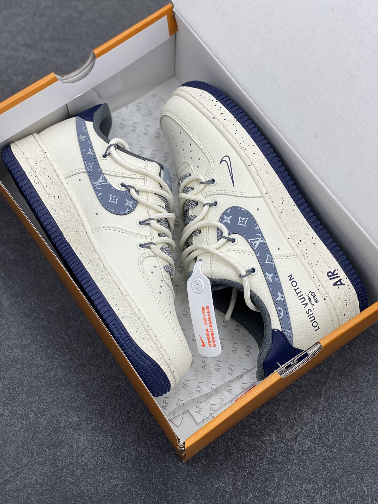 图片[9]-NIke Air Force 1 \’07 Low “LV联名——花勾抽绳”空军一号 低帮 运动鞋 休闲鞋 折边针车 工艺难度大 原楦头原纸板 原装鞋盒 定制五金配件 内置全掌气垫 原厂鞋底 货号：DM6868-066 尺码：36 36.5 37.5 38 38.5 39 40 40.5 41 42 42.5 43 44 44.5 45-选品中心