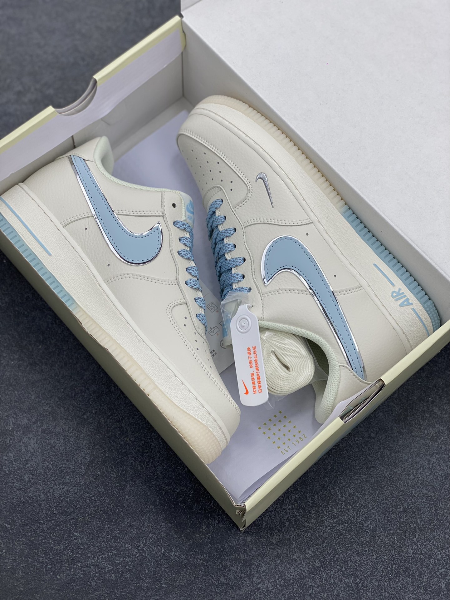 图片[9]-Nike Air Force 1 Low 冰蓝双色底 满天星空军一号低帮休闲板鞋 3M反光 水晶大底 定制鞋盒 原楦头原纸板 纯正空军版型 内置全掌气垫 货号：JJ0253-008 尺码：36 36.5 37.5 38 38.5 39 40 40.5 41 42 42.5 43 44 44.5 45-选品中心