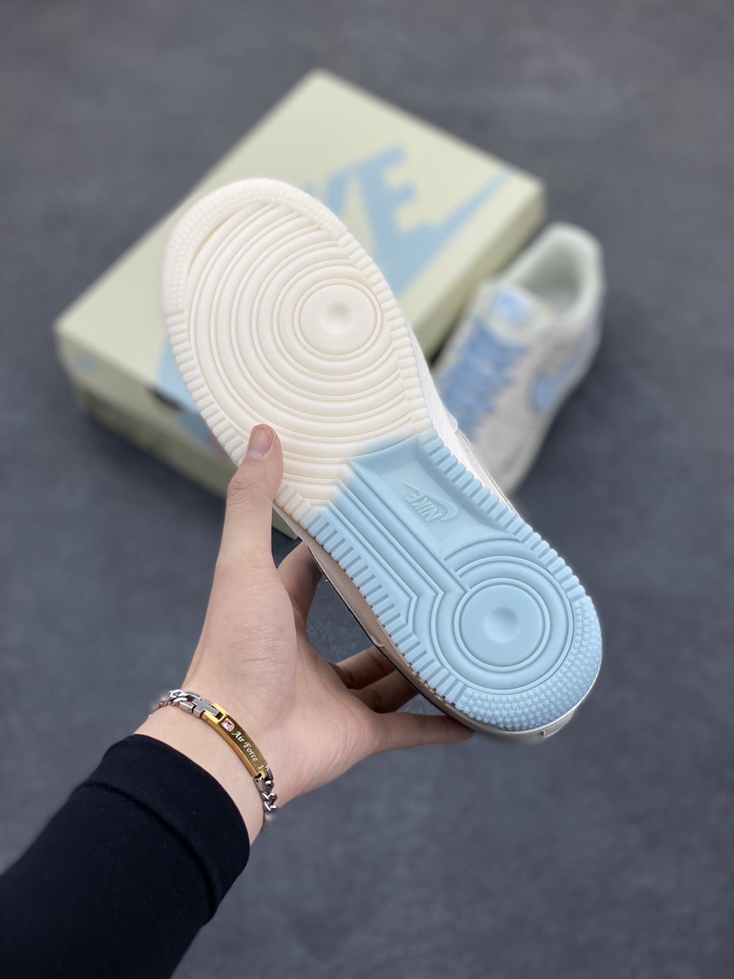 图片[5]-Nike Air Force 1 Low 冰蓝双色底 满天星空军一号低帮休闲板鞋 3M反光 水晶大底 定制鞋盒 原楦头原纸板 纯正空军版型 内置全掌气垫 货号：JJ0253-008 尺码：36 36.5 37.5 38 38.5 39 40 40.5 41 42 42.5 43 44 44.5 45-选品中心