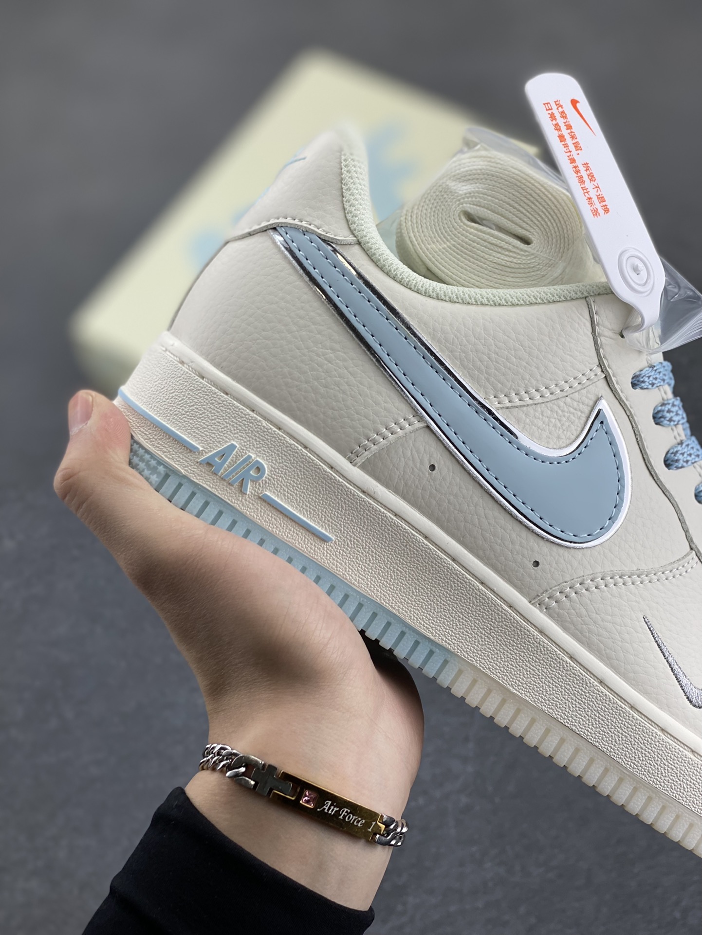图片[6]-Nike Air Force 1 Low 冰蓝双色底 满天星空军一号低帮休闲板鞋 3M反光 水晶大底 定制鞋盒 原楦头原纸板 纯正空军版型 内置全掌气垫 货号：JJ0253-008 尺码：36 36.5 37.5 38 38.5 39 40 40.5 41 42 42.5 43 44 44.5 45-选品中心