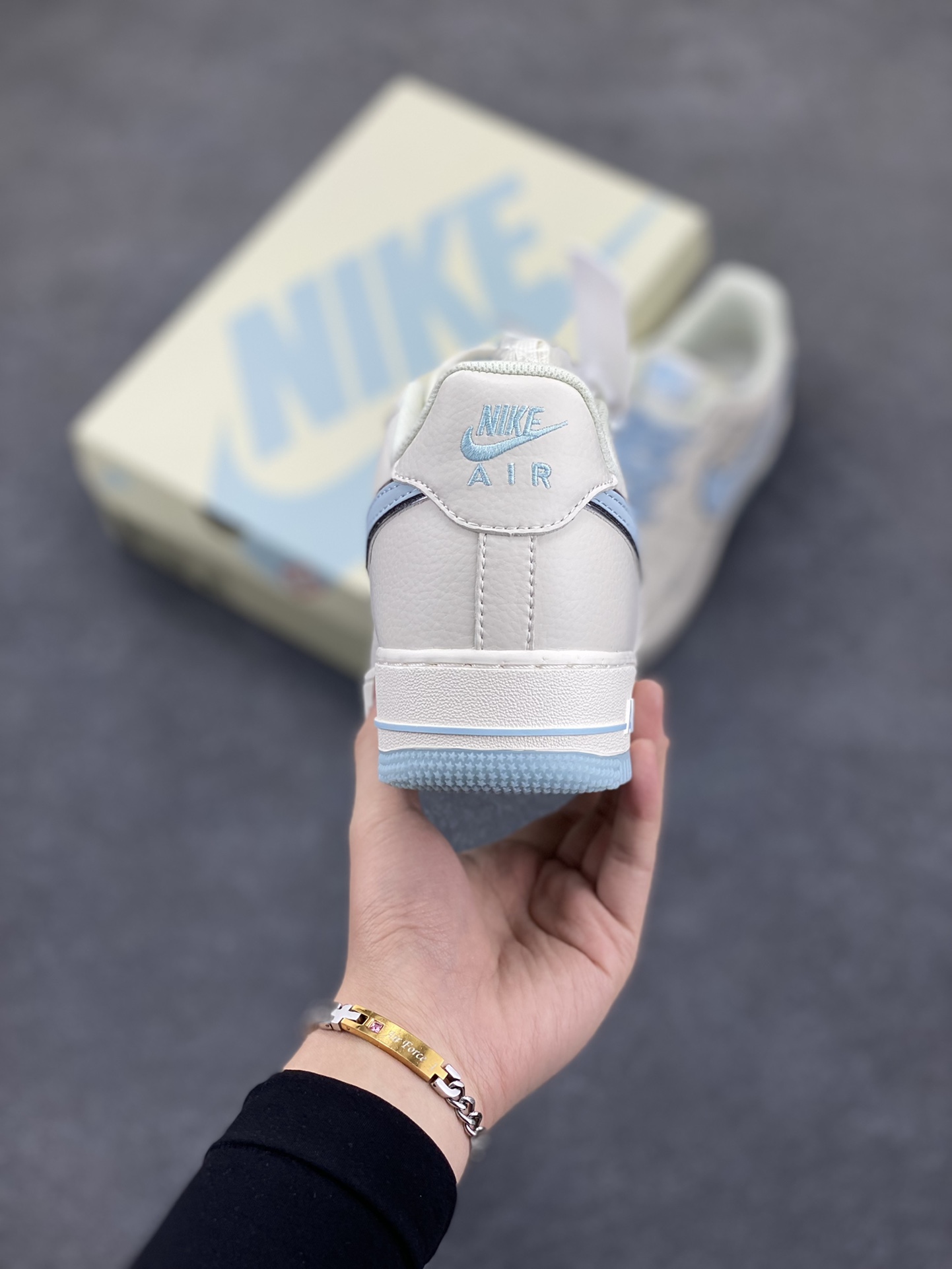 图片[4]-Nike Air Force 1 Low 冰蓝双色底 满天星空军一号低帮休闲板鞋 3M反光 水晶大底 定制鞋盒 原楦头原纸板 纯正空军版型 内置全掌气垫 货号：JJ0253-008 尺码：36 36.5 37.5 38 38.5 39 40 40.5 41 42 42.5 43 44 44.5 45-选品中心