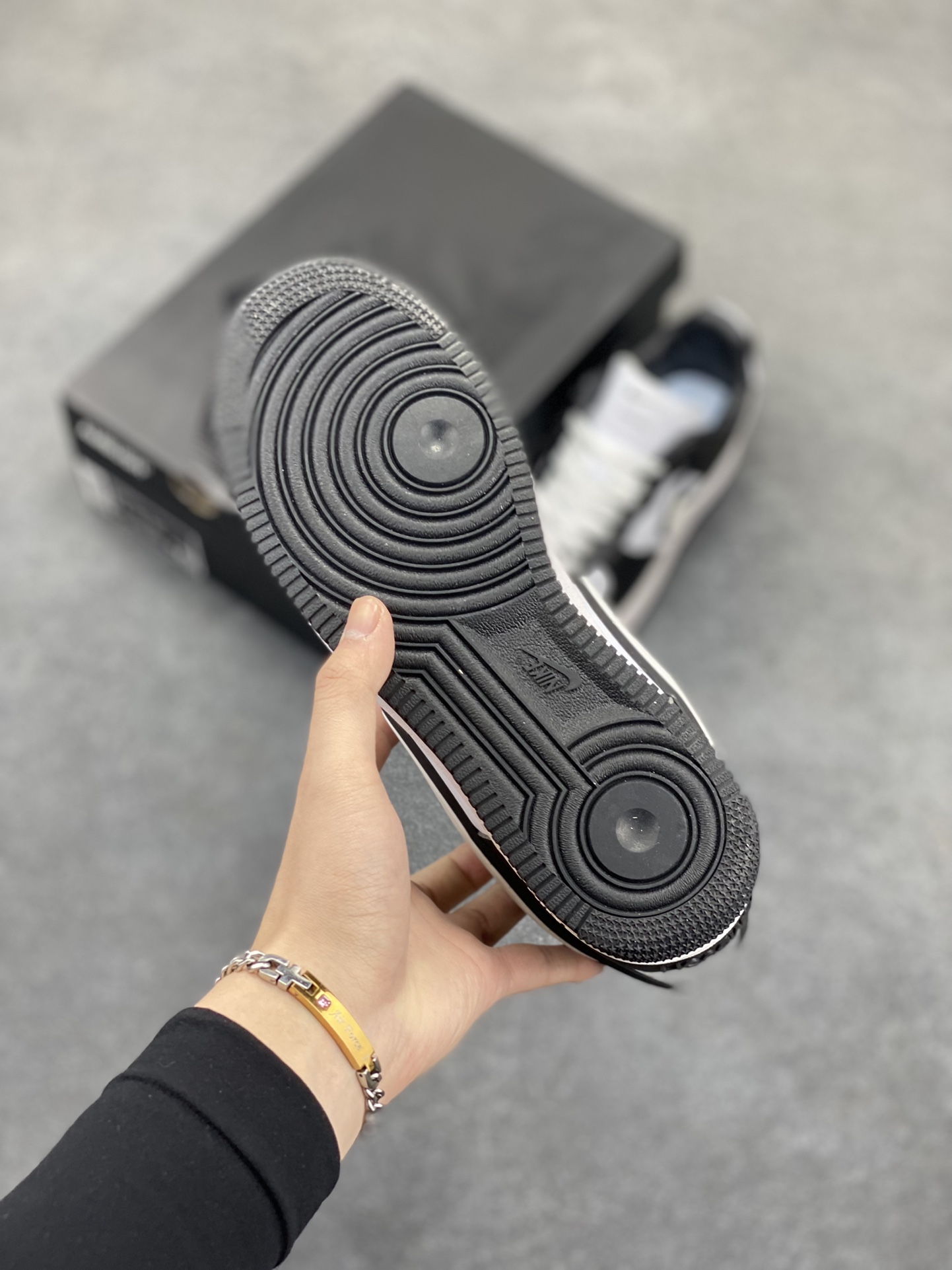 图片[5]-Nike Air Force 1 Low AMBUSH联名 原楦头原纸板 打造纯正空军版型 专注外贸渠道 全掌内置蜂窝气垫 原盒配件 原厂中底钢印、拉帮完美 货号：DV3464-010 尺码：36 36.5 37.5 38 38.5 39 40 40.5 41 42 42.5 43 44 44.5 45-选品中心