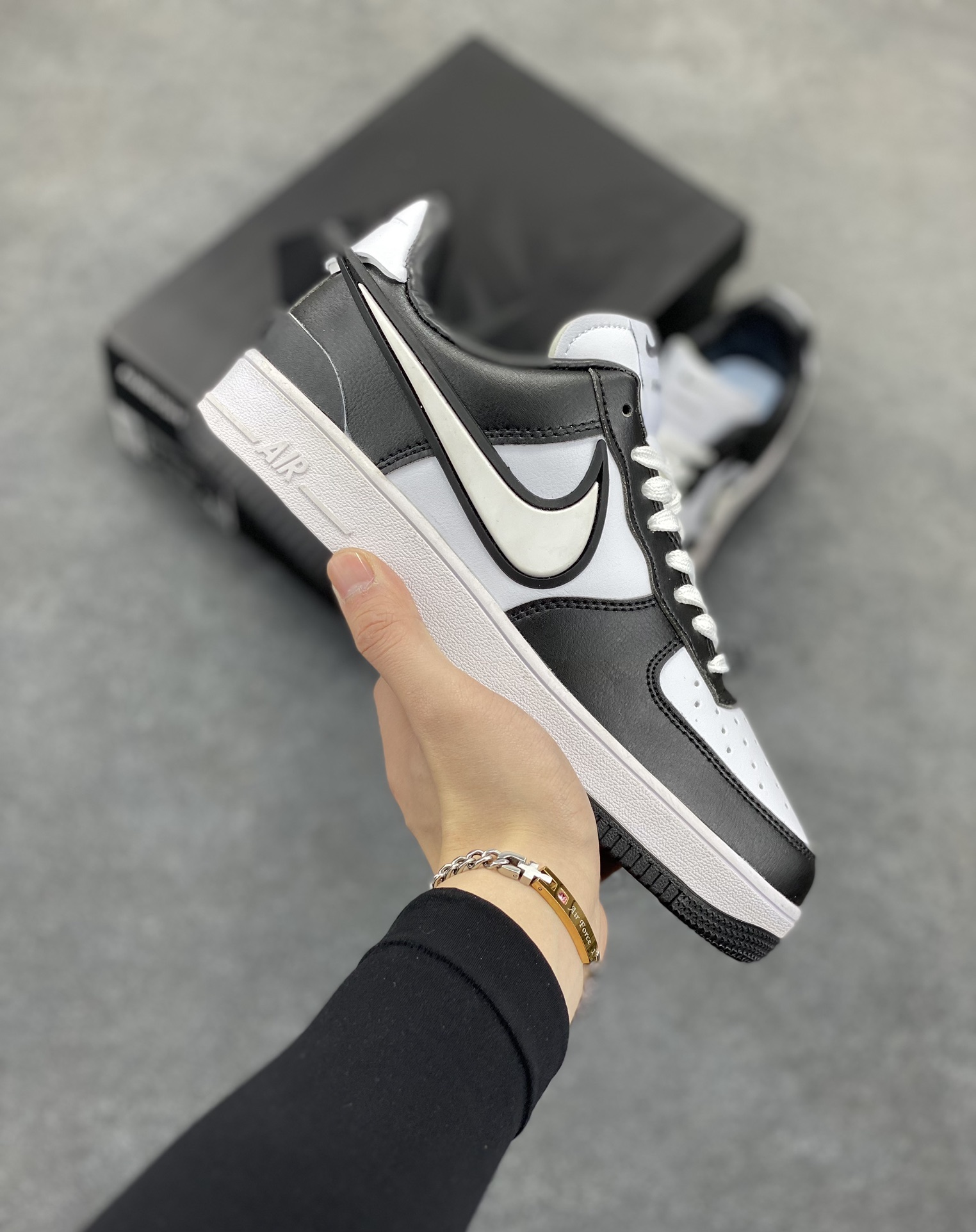 Nike Air Force 1 Low AMBUSH联名 原楦头原纸板 打造纯正空军版型 专注外贸渠道 全掌内置蜂窝气垫 原盒配件 原厂中底钢印、拉帮完美 货号:DV3464-010 尺码:36 36.5 37.5 38 38.5 39 40 40.5 41 42 42.5 43 44 44.5 45-选品中心