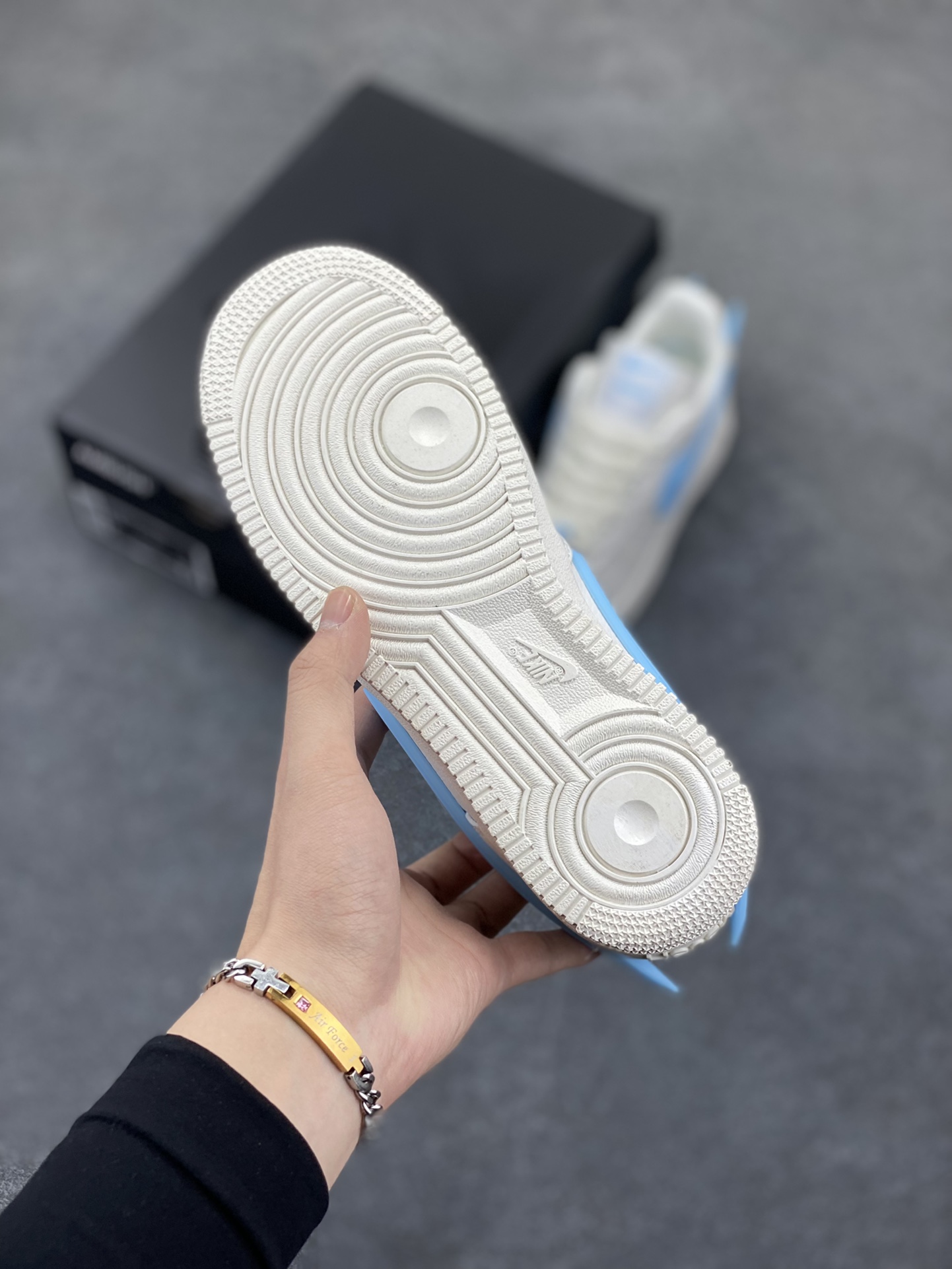 图片[5]-Nike Air Force 1 Low AMBUSH联名 原楦头原纸板 打造纯正空军版型 专注外贸渠道 全掌内置蜂窝气垫 原盒配件 原厂中底钢印、拉帮完美 货号：DV3464-021 尺码：36 36.5 37.5 38 38.5 39 40 40.5 41 42 42.5 43 44 44.5 45-选品中心