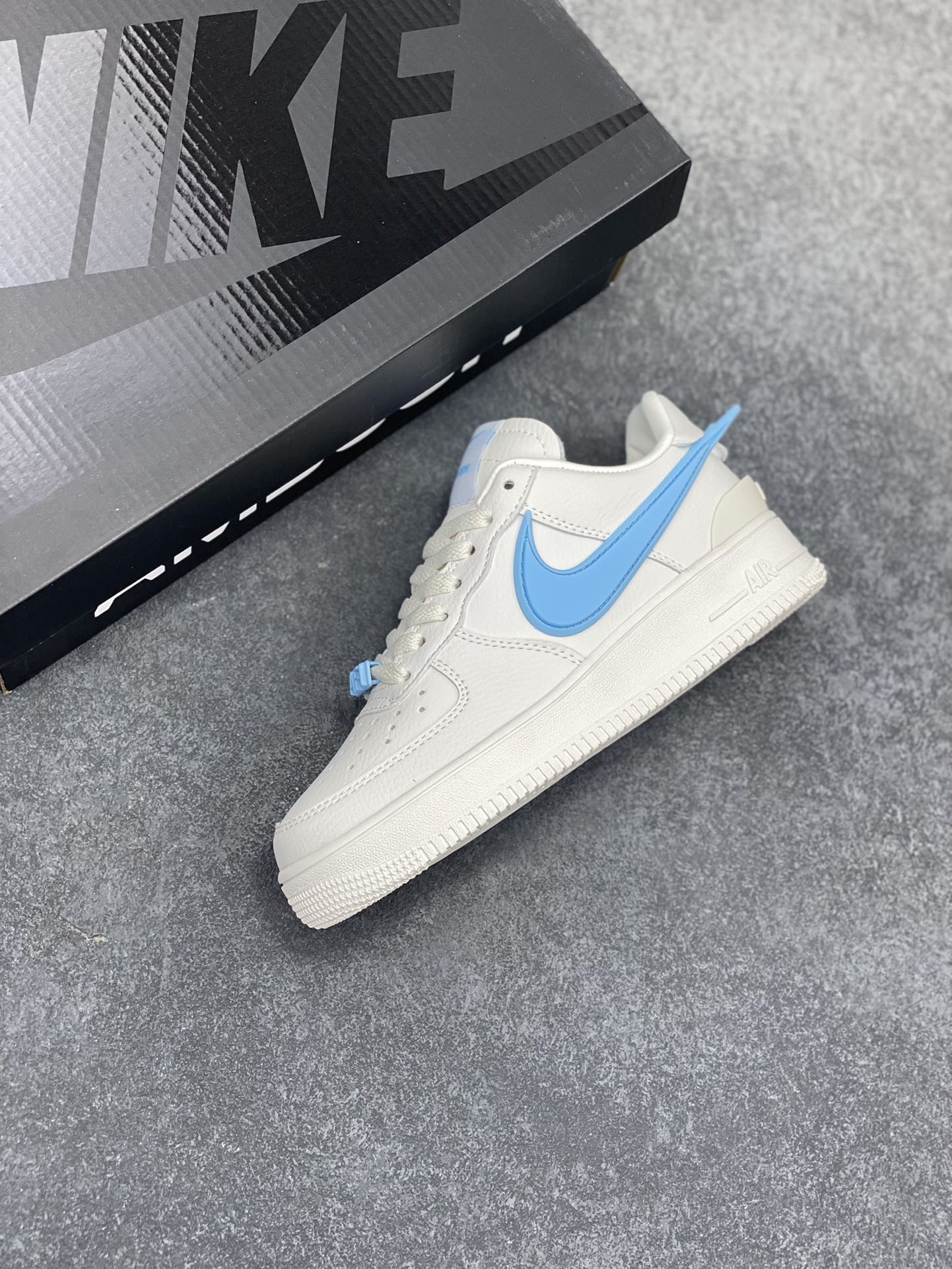 图片[7]-Nike Air Force 1 Low AMBUSH联名 原楦头原纸板 打造纯正空军版型 专注外贸渠道 全掌内置蜂窝气垫 原盒配件 原厂中底钢印、拉帮完美 货号：DV3464-021 尺码：36 36.5 37.5 38 38.5 39 40 40.5 41 42 42.5 43 44 44.5 45-选品中心