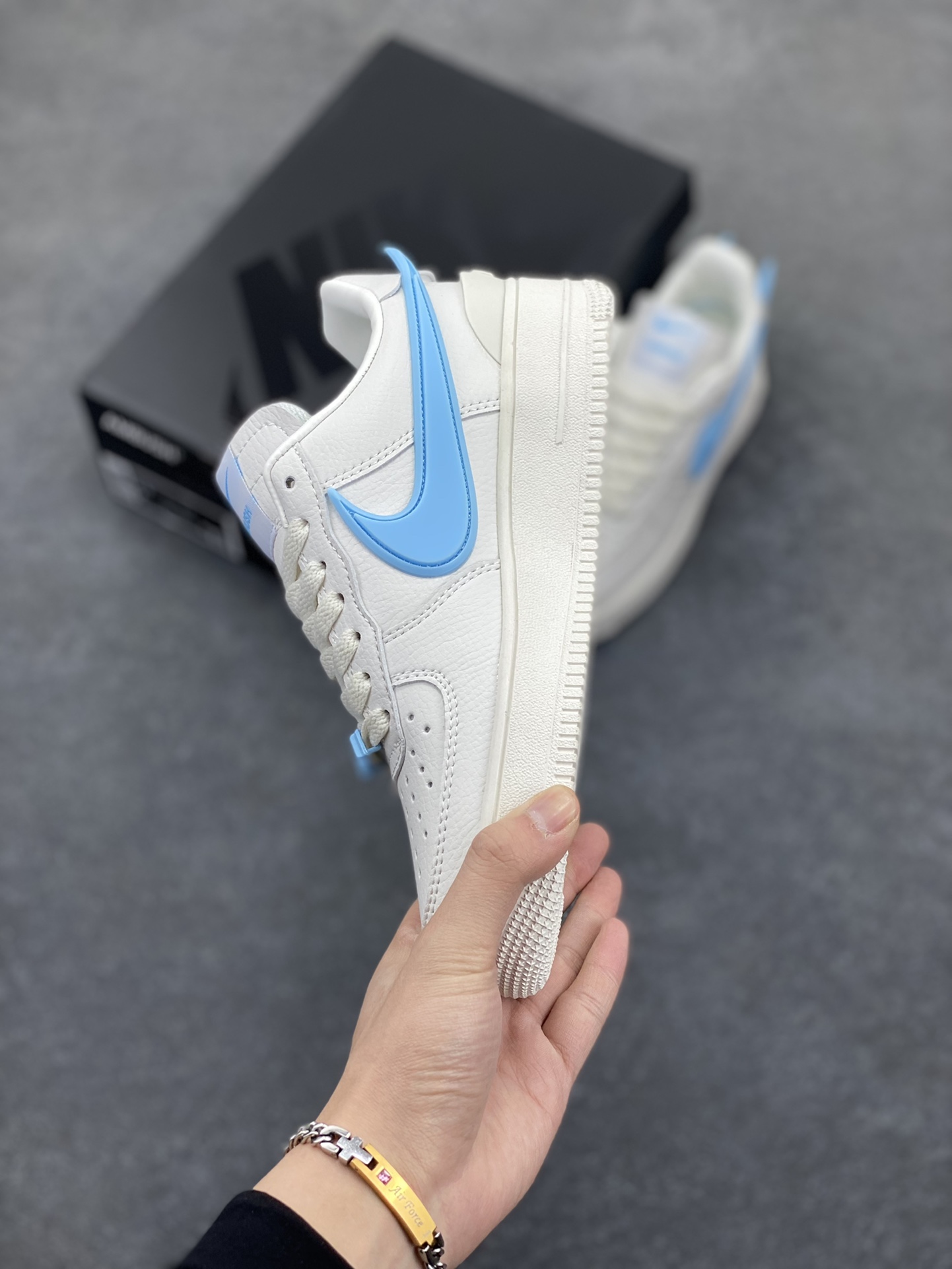 图片[3]-Nike Air Force 1 Low AMBUSH联名 原楦头原纸板 打造纯正空军版型 专注外贸渠道 全掌内置蜂窝气垫 原盒配件 原厂中底钢印、拉帮完美 货号：DV3464-021 尺码：36 36.5 37.5 38 38.5 39 40 40.5 41 42 42.5 43 44 44.5 45-选品中心