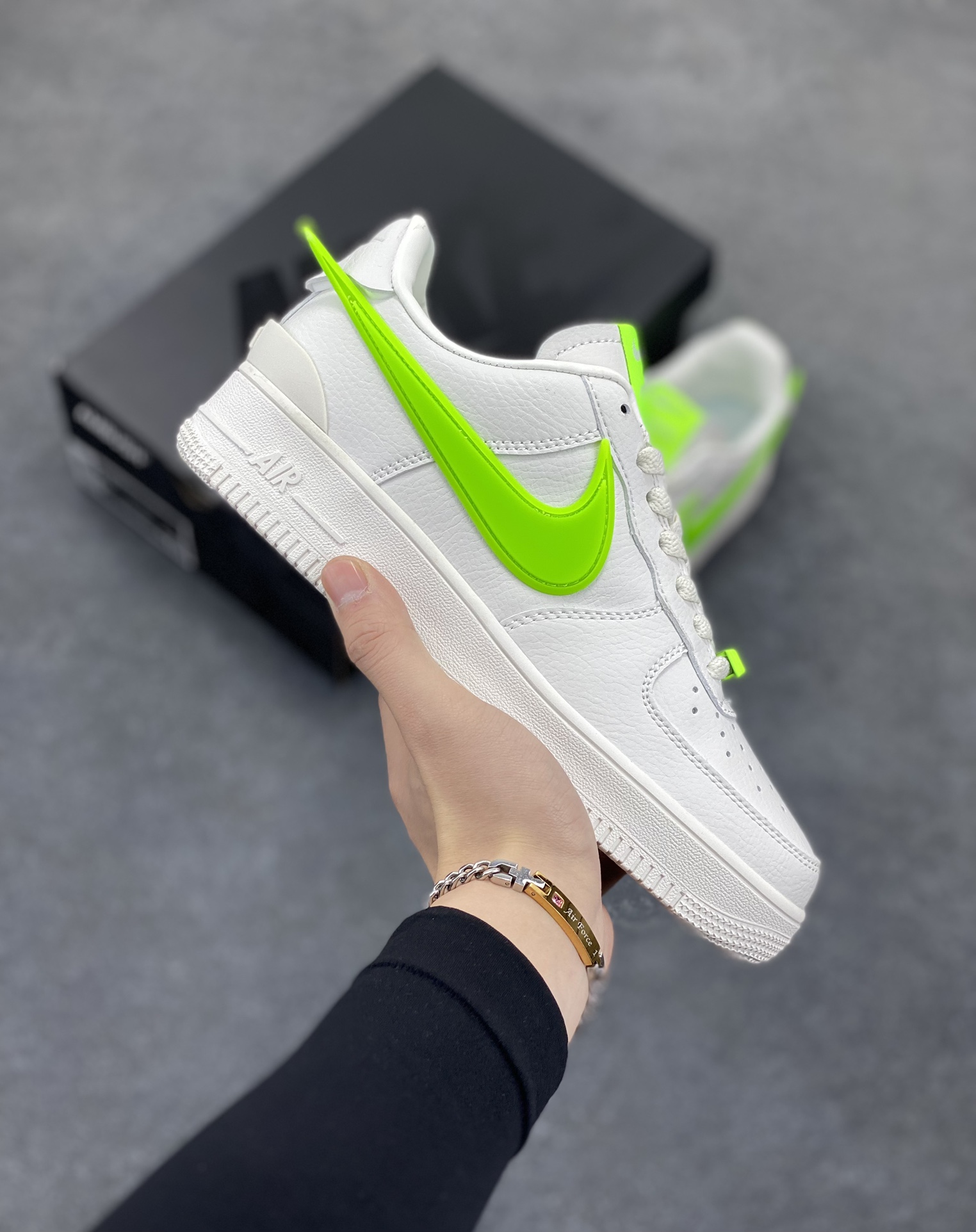 Nike Air Force 1 Low AMBUSH联名 原楦头原纸板 打造纯正空军版型 专注外贸渠道 全掌内置蜂窝气垫 原盒配件 原厂中底钢印、拉帮完美 货号：DV3464-023 尺码：36 36.5 37.5 38 38.5 39 40 40.5 41 42 42.5 43 44 44.5 45-选品中心